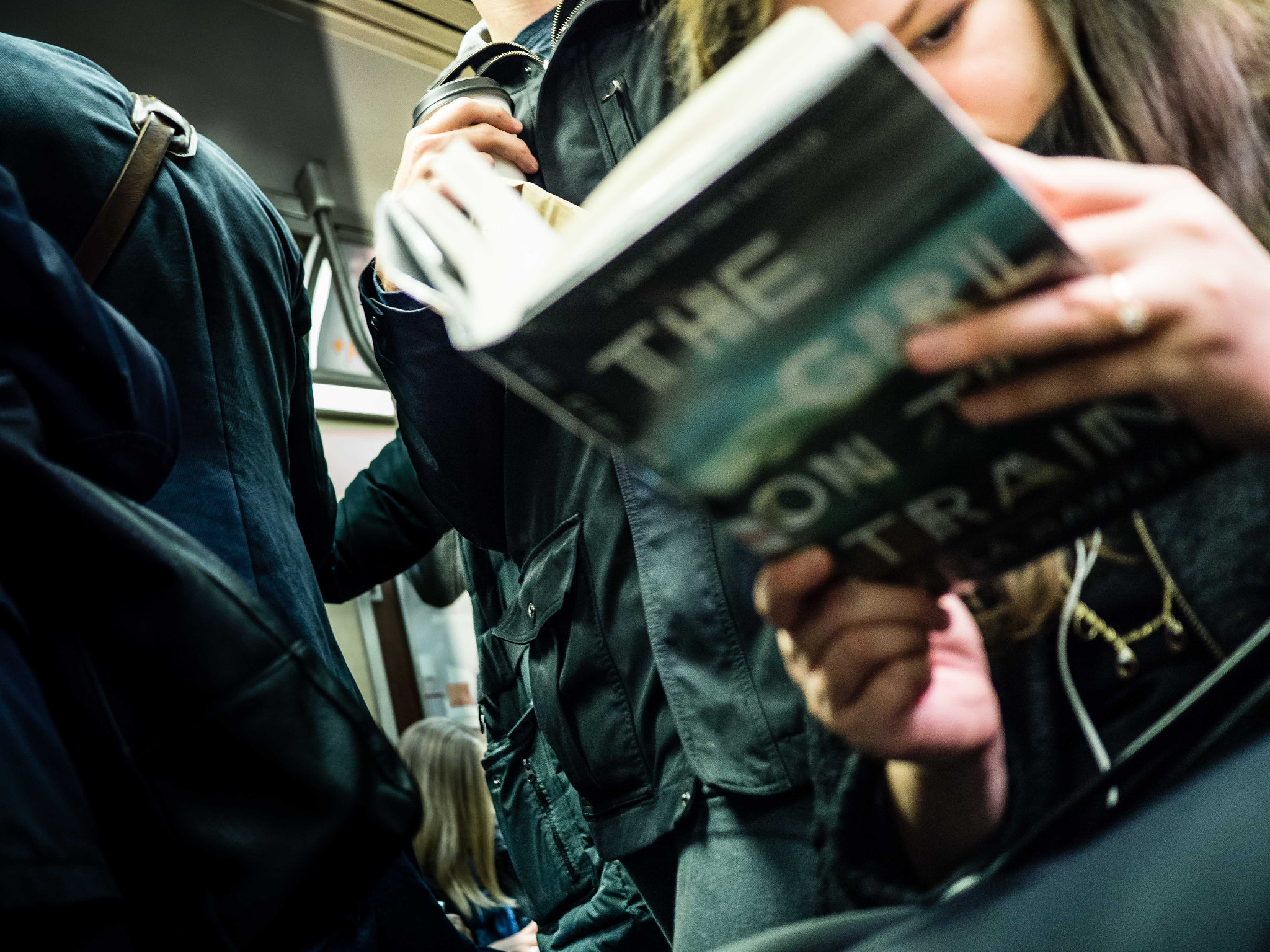Panasonic Lumix DMC-GX8 + LUMIX G 20/F1.7 II sample photo. Train girl photography