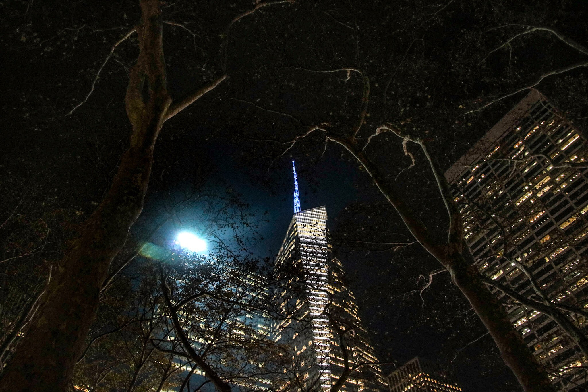 Canon EOS 760D (EOS Rebel T6s / EOS 8000D) sample photo. Bryant park skyline photography