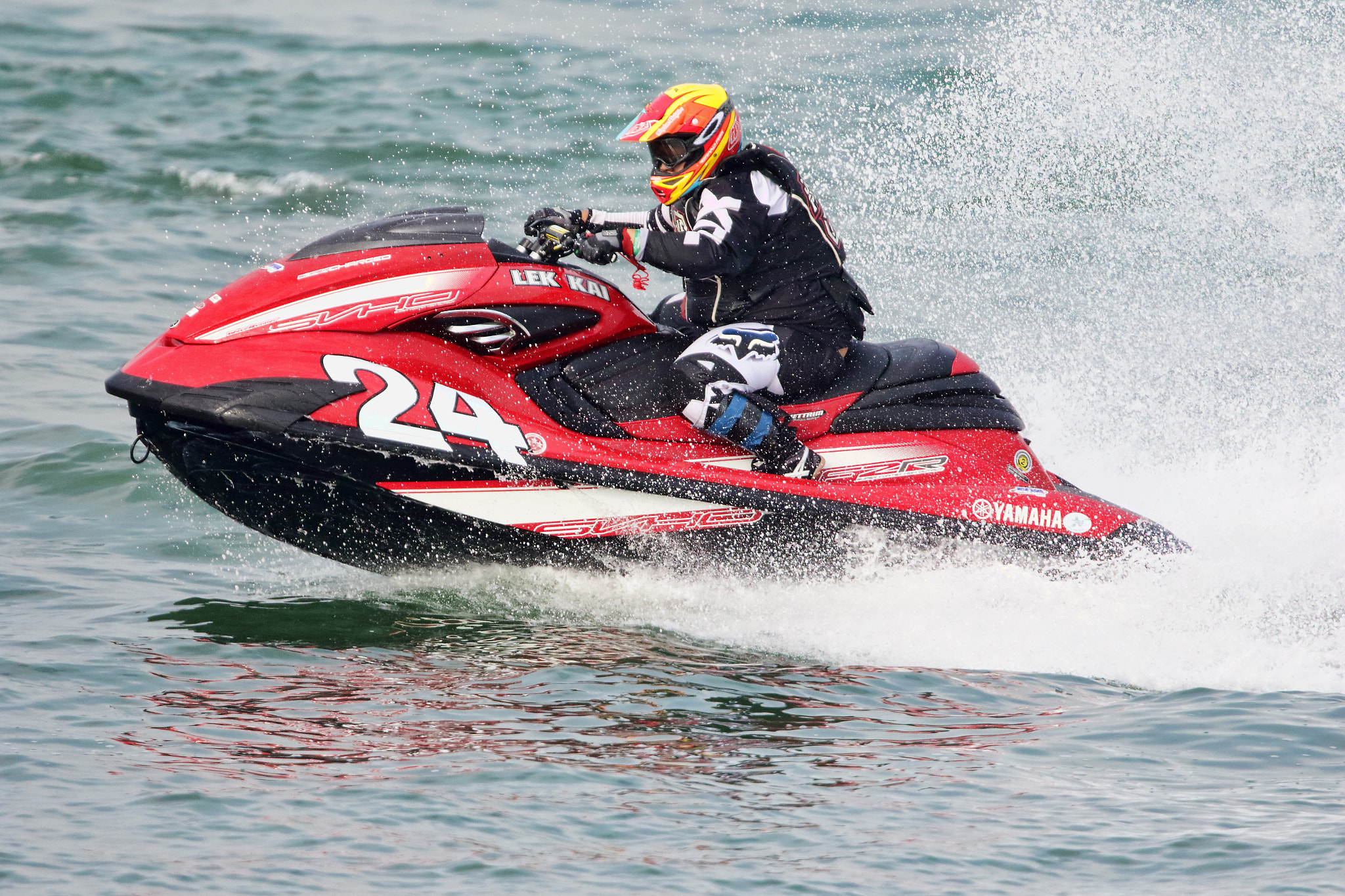 Canon EF 500mm F4L IS USM sample photo. Jet ski racers photography