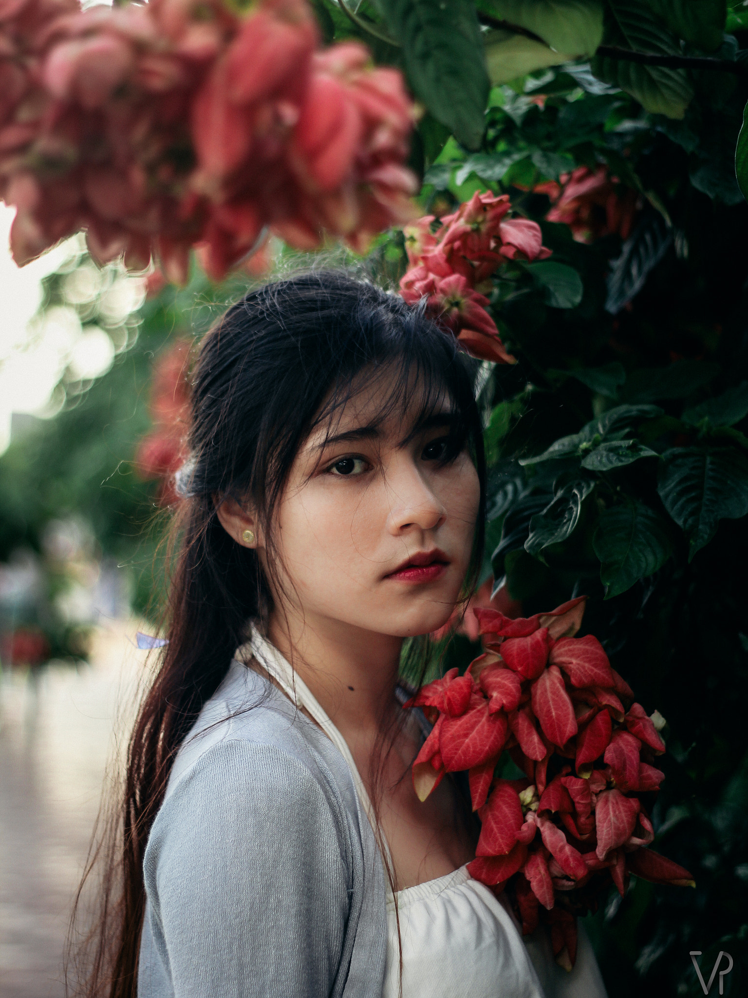 Canon EOS 600D (Rebel EOS T3i / EOS Kiss X5) + Canon EF 50mm f/1.8 sample photo. Fall into her eyes photography