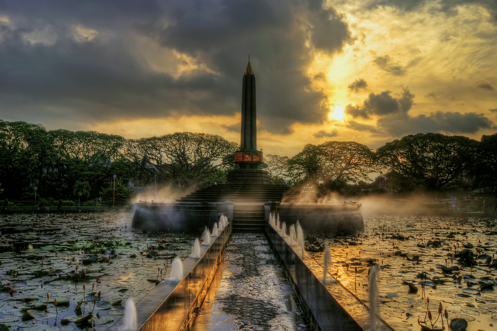 Sony Alpha DSLR-A560 sample photo. Sunset di tugu malang photography