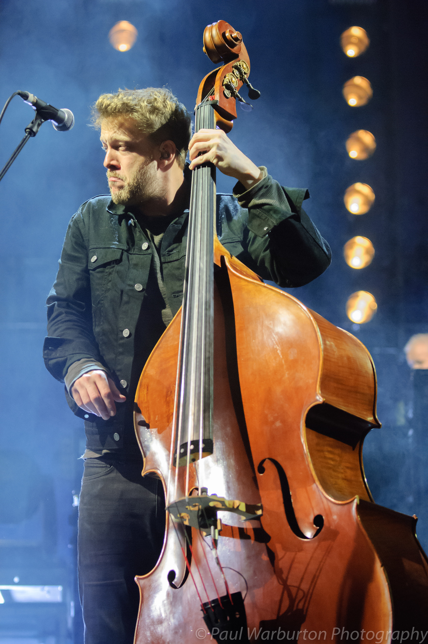 Nikon D2X + Nikon AF-S Nikkor 70-200mm F2.8G ED VR sample photo. Mumford and sons in concert at the echo arena, liverpool, uk photography