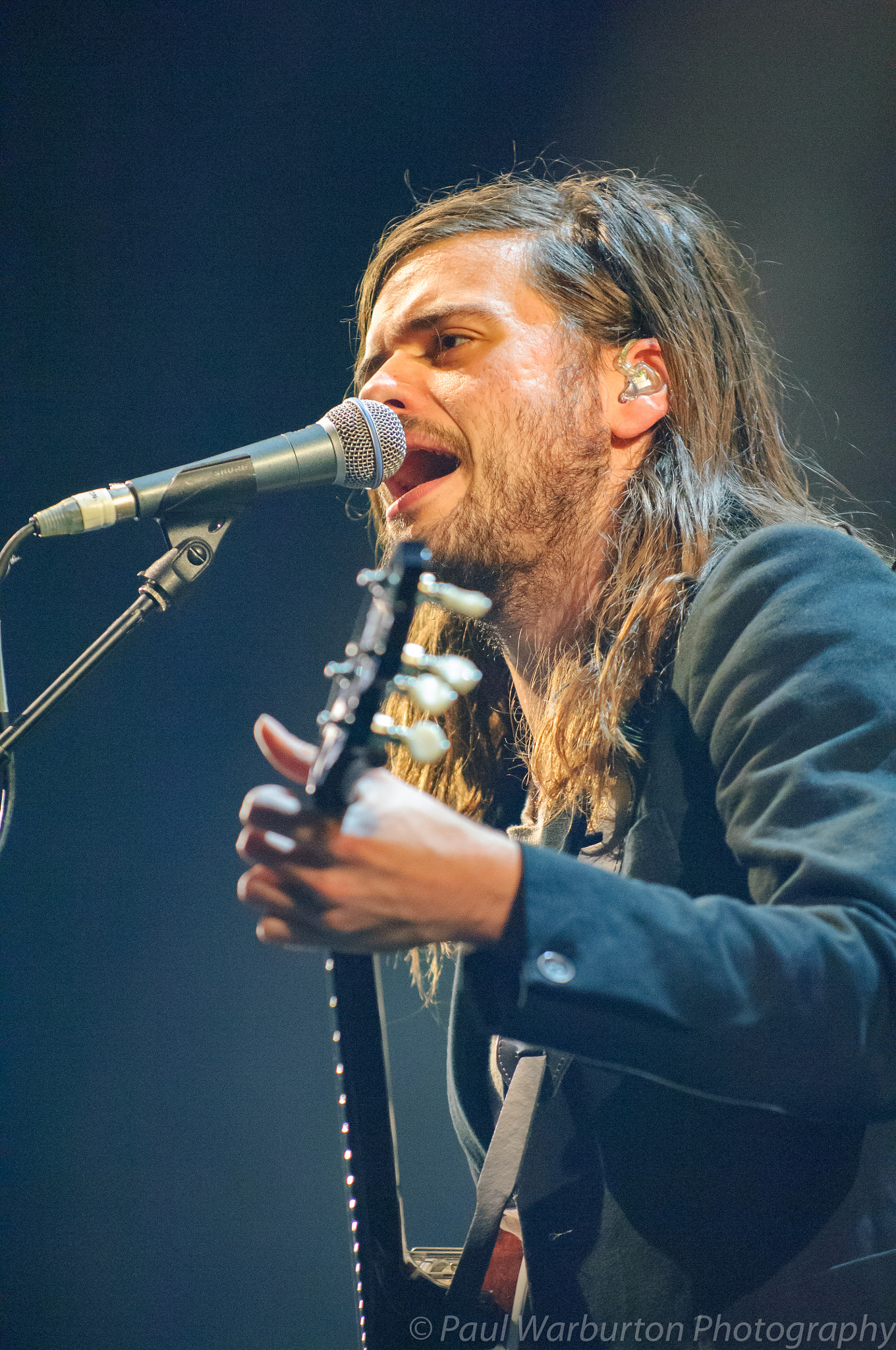Nikon D2X sample photo. Mumford and sons in concert at the echo arena, liverpool, uk photography