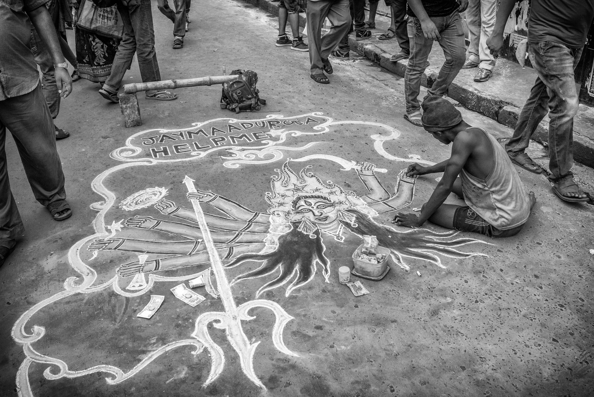 Leica Summarit-M 35mm F2.4 ASPH sample photo. Street artist photography