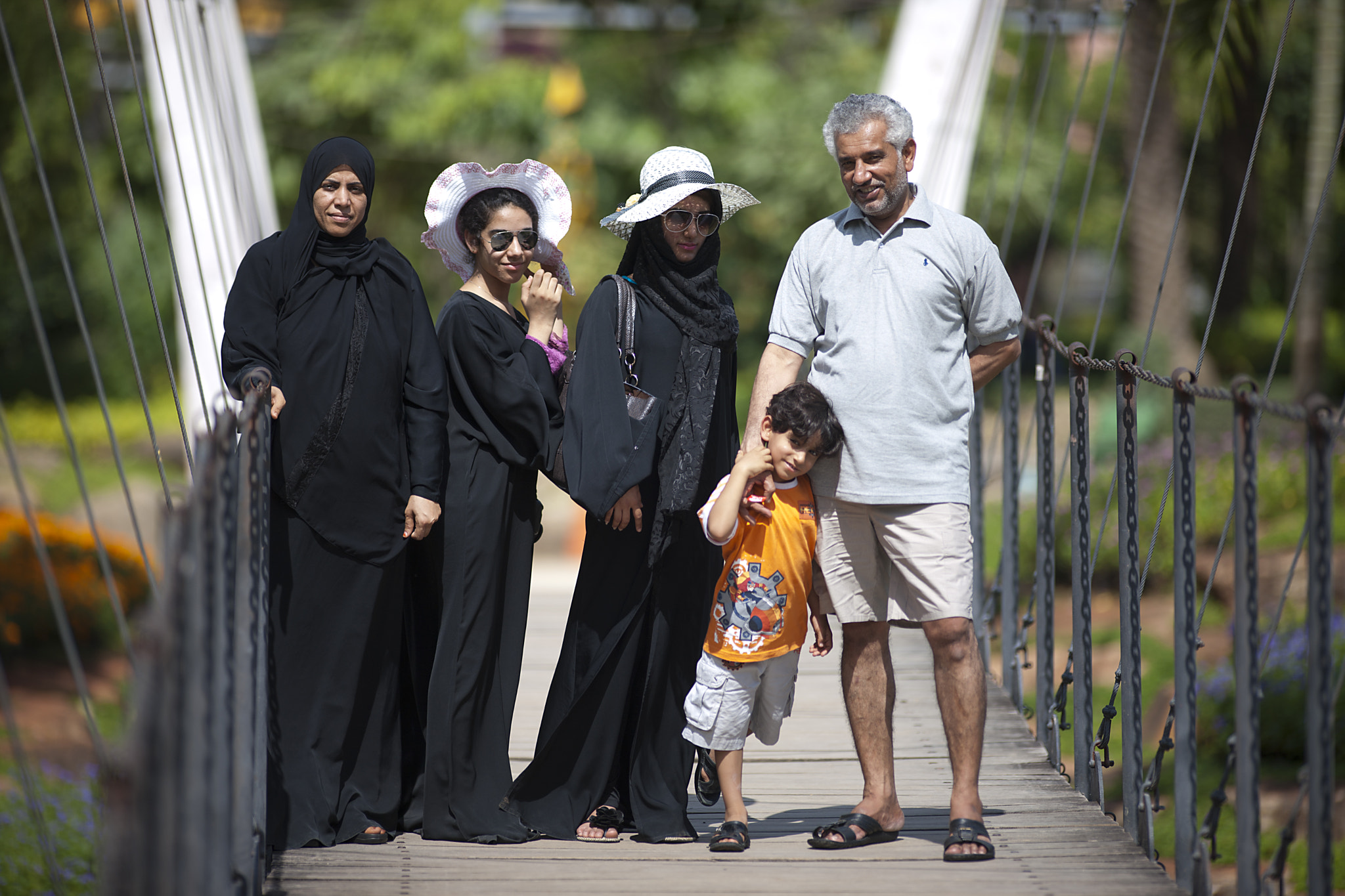 Canon EF 200mm f/1.8L sample photo. Family photography