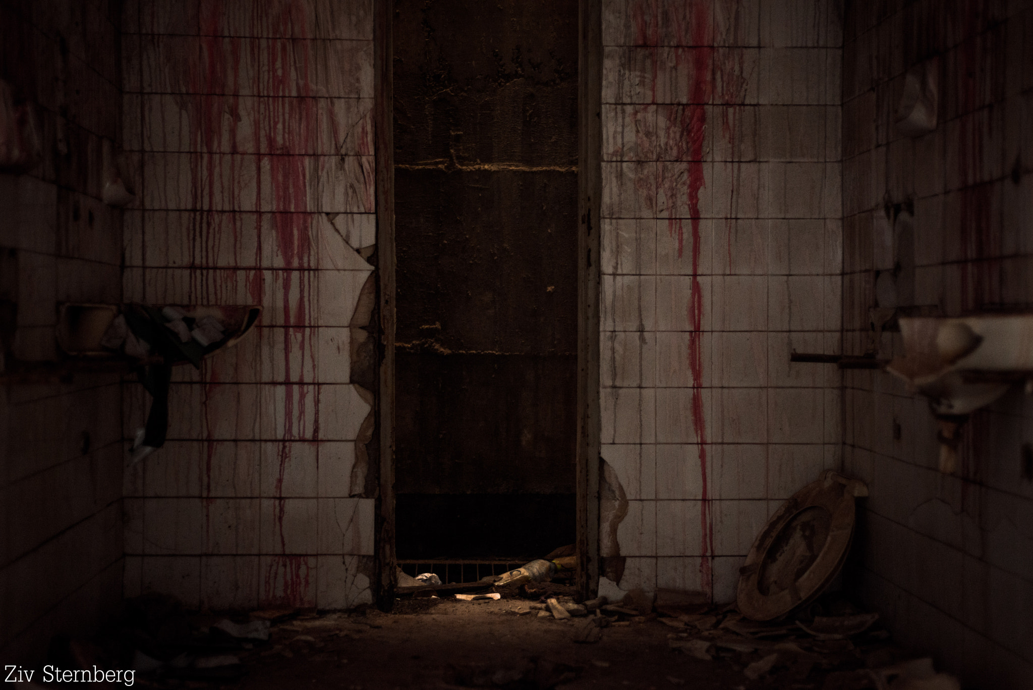 Nikon D800E + AF Nikkor 50mm f/1.8 sample photo. Dead light at the end of the tunnel.. photography