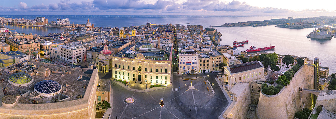 Nikon D7000 + Sigma 30mm F1.4 EX DC HSM sample photo. Auberge de castille, valletta panoramic. photography