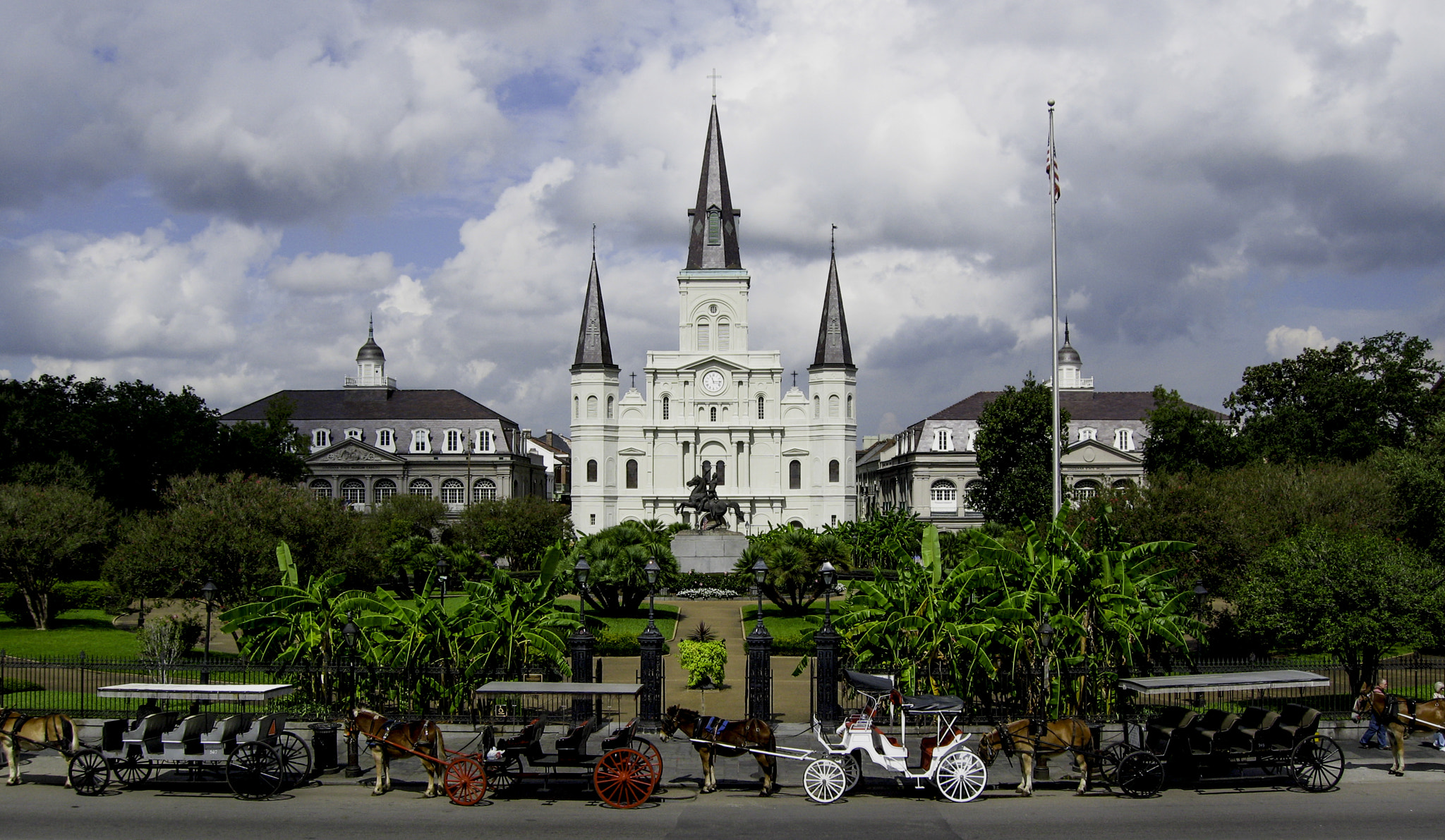 Canon POWERSHOT SD900 sample photo. New orleans cathedral photography