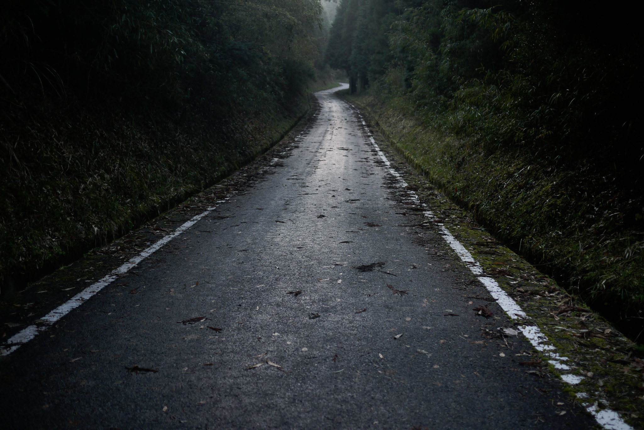 Panasonic Lumix DMC-GF3 + Panasonic Lumix G 20mm F1.7 ASPH sample photo. Unknown road photography