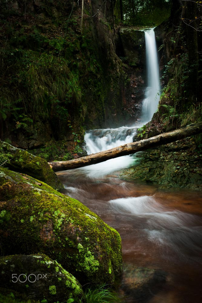 Canon EOS 5D + Canon EF 35mm F2 IS USM sample photo. Waterfall photography