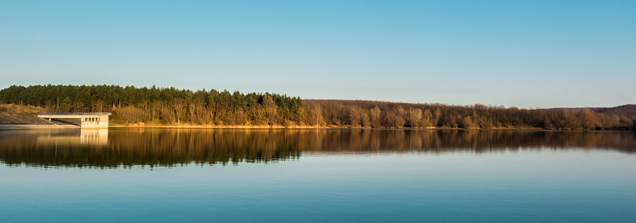 Samsung NX30 + Samsung NX 16mm F2.4 Pancake sample photo. Mirrored asymmetry photography