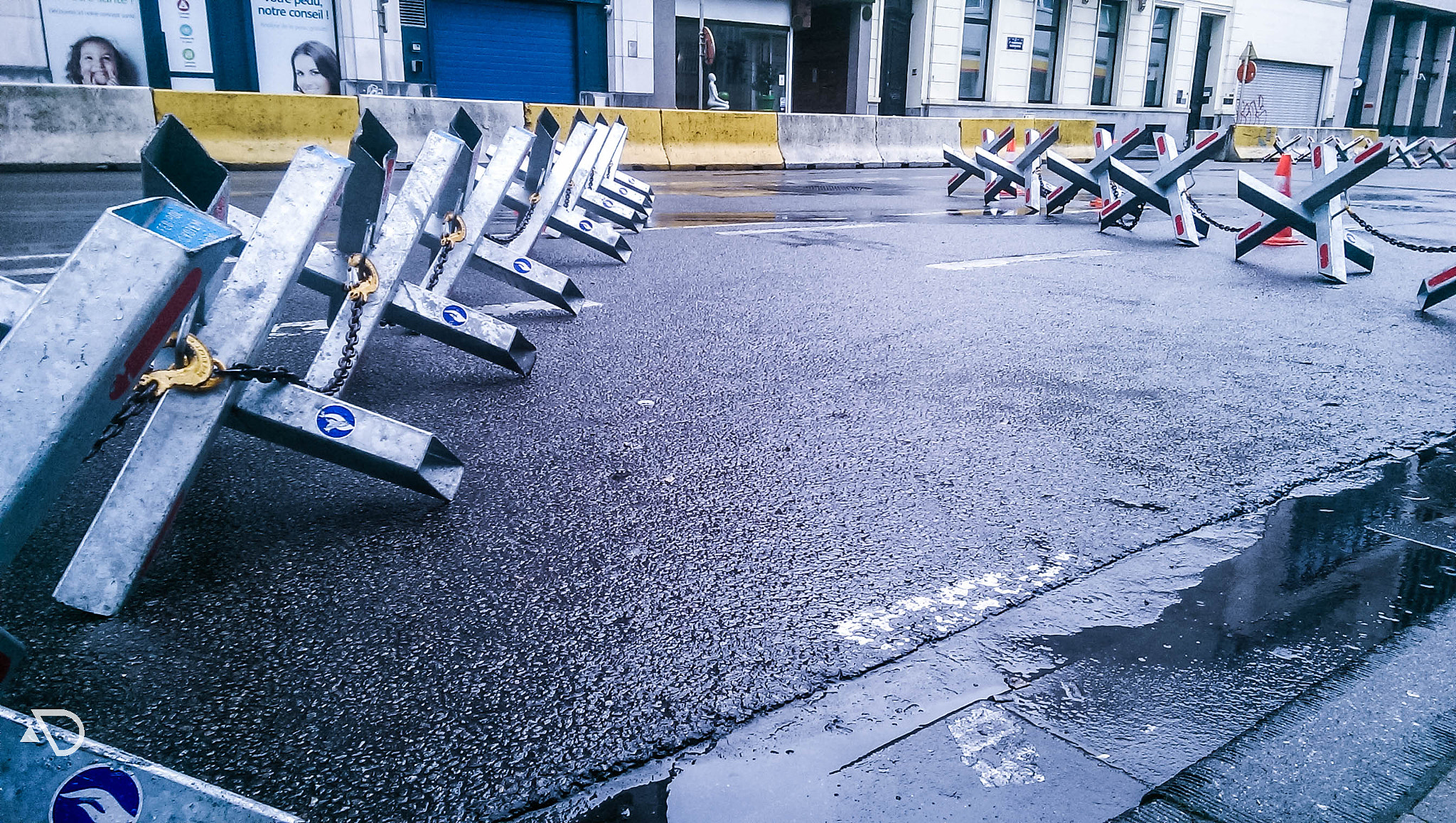 HTC ONE MINI sample photo. Police dam at brussel photography