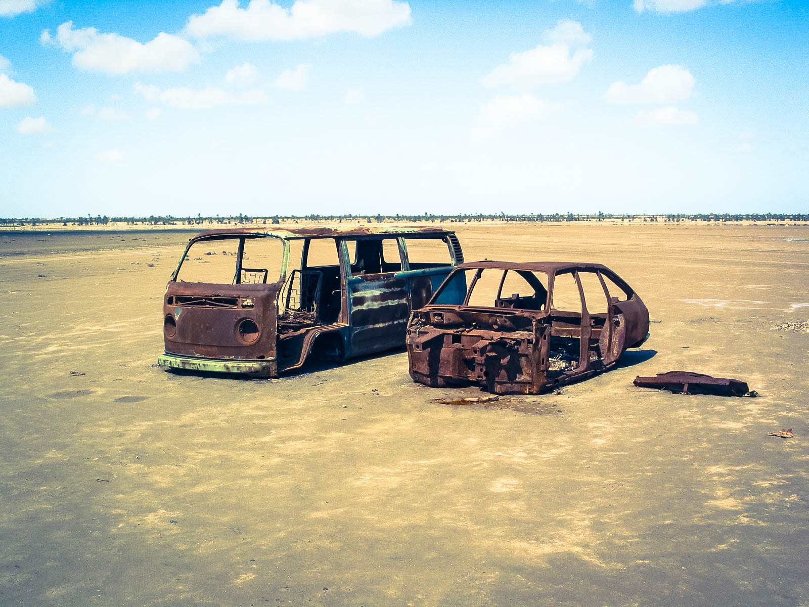 Canon POWERSHOT G2 sample photo. Car wrecks photography