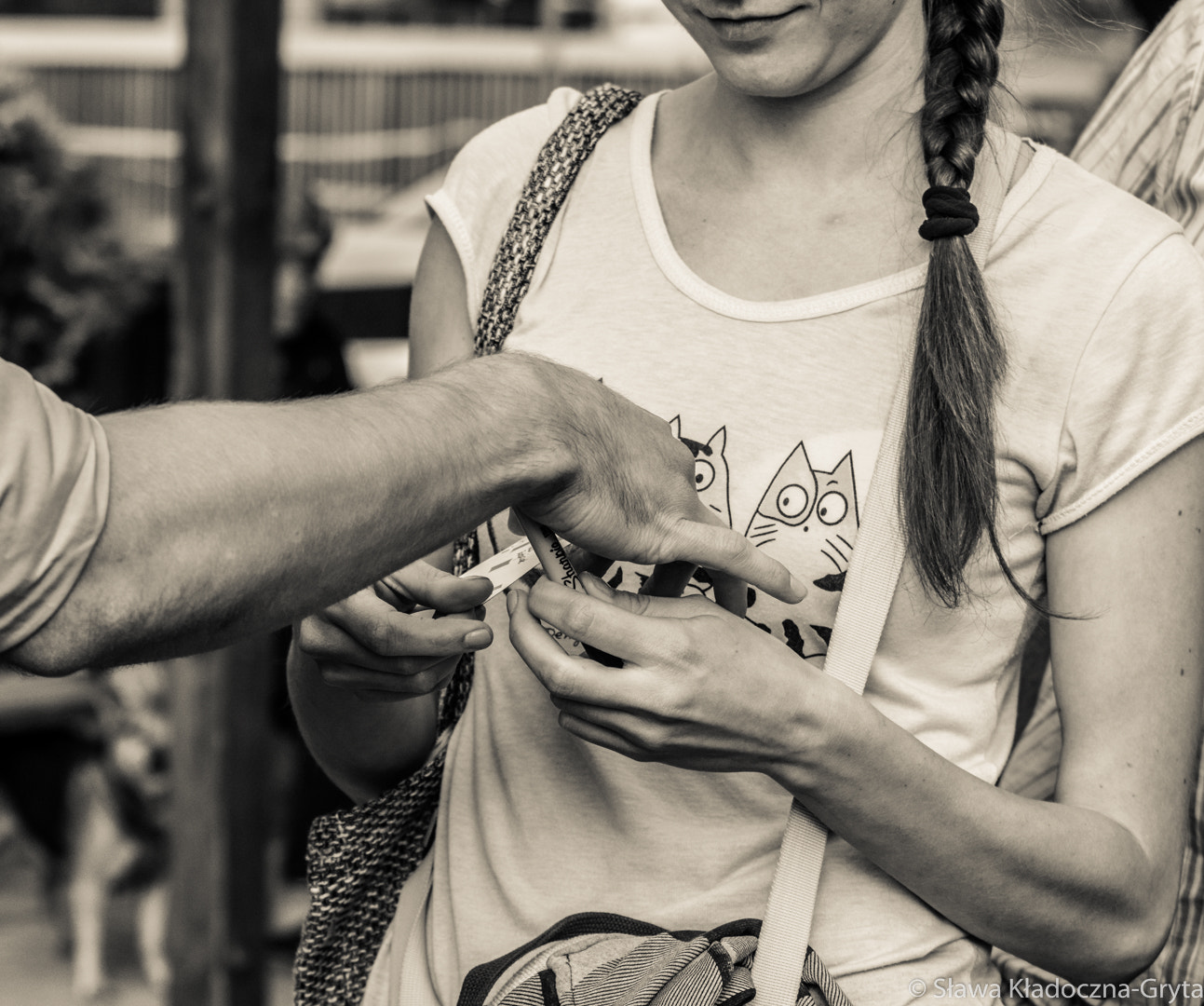 Nikon D7100 + AF Zoom-Nikkor 70-210mm f/4 sample photo. Hands photography