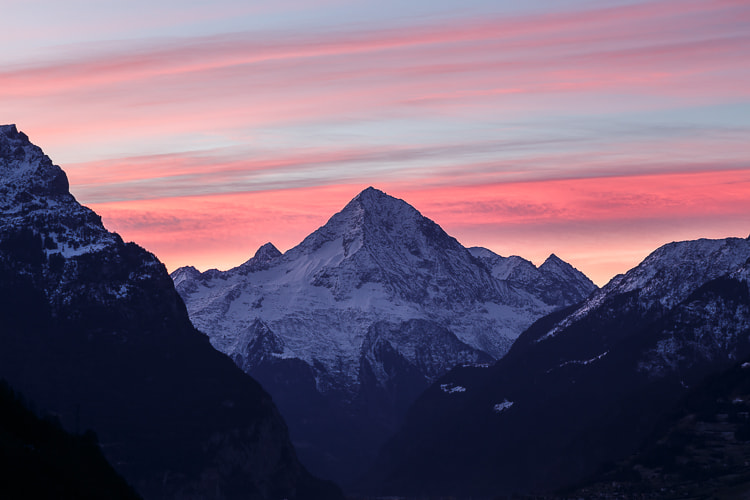 Canon EF 70-210mm f/3.5-4.5 USM sample photo. Sunrise over mountains photography