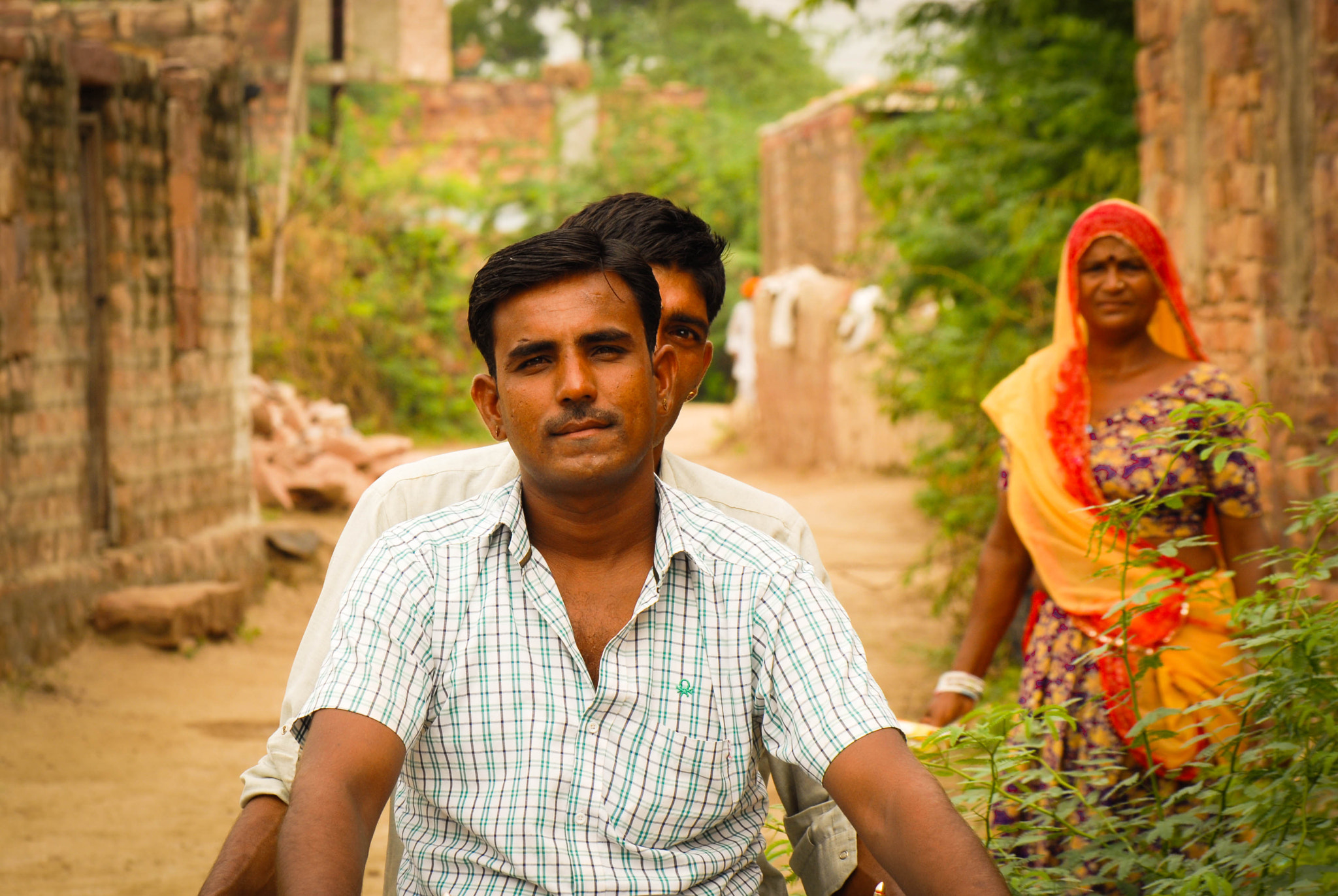 Nikon D200 + Sigma 70-300mm F4-5.6 DG Macro sample photo. Peaceful indian village photography