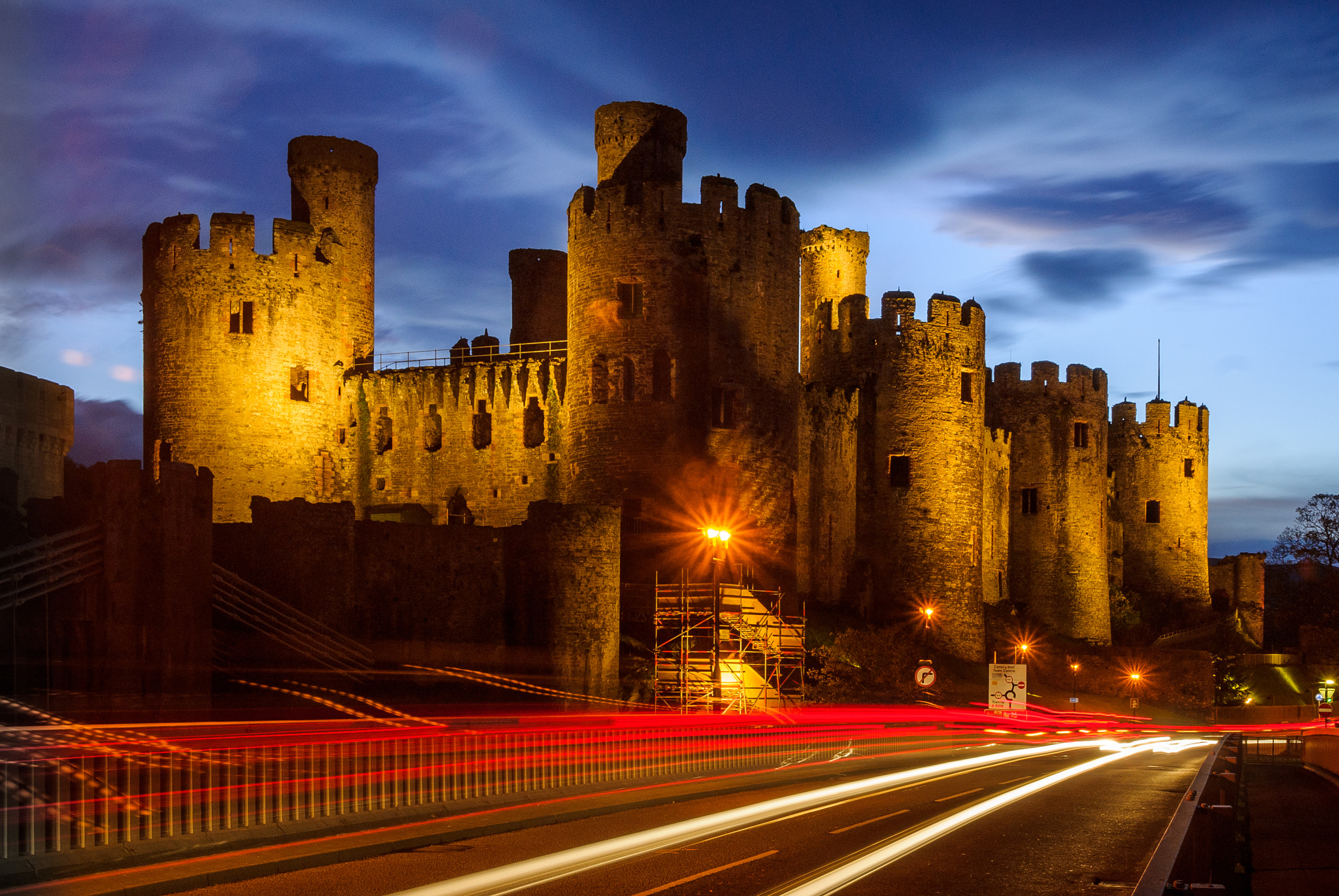 Sony Alpha DSLR-A300 + Tamron SP AF 17-50mm F2.8 XR Di II LD Aspherical (IF) sample photo. Conwy castle at night photography