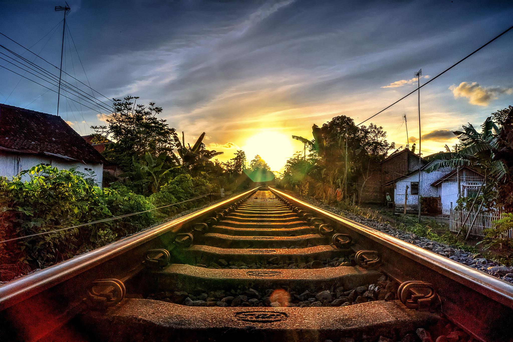 Sony Alpha DSLR-A560 + Sony DT 18-55mm F3.5-5.6 SAM sample photo. Sunset and railway photography