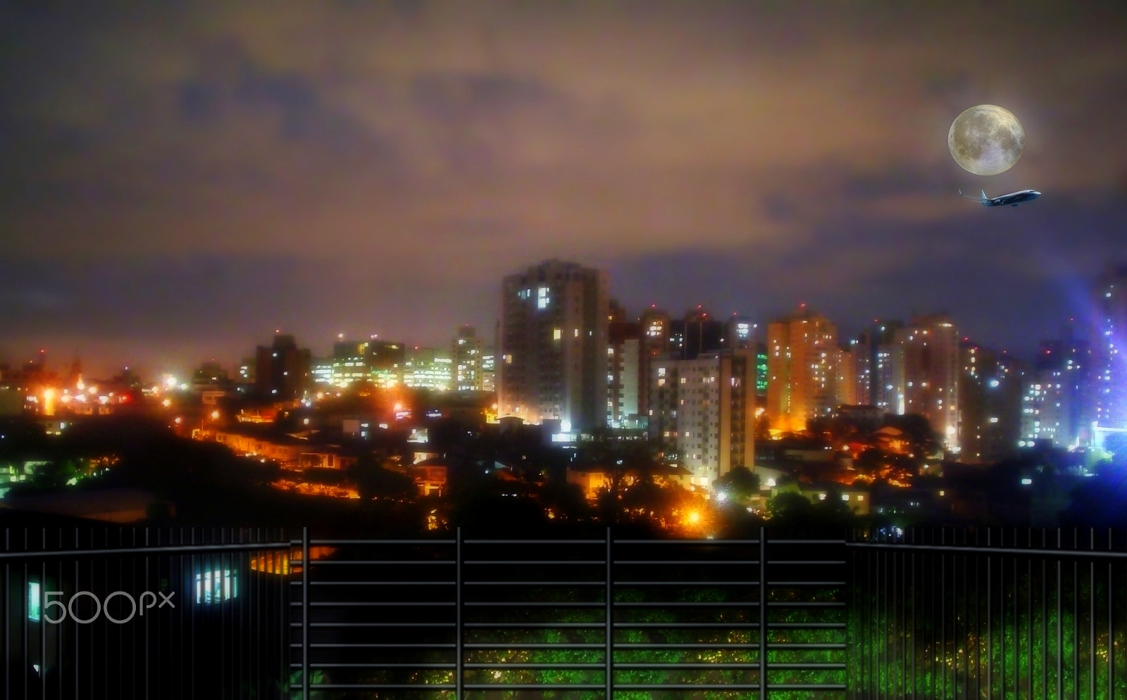 Sony DSC-P32 sample photo. Cityscape (night) photography