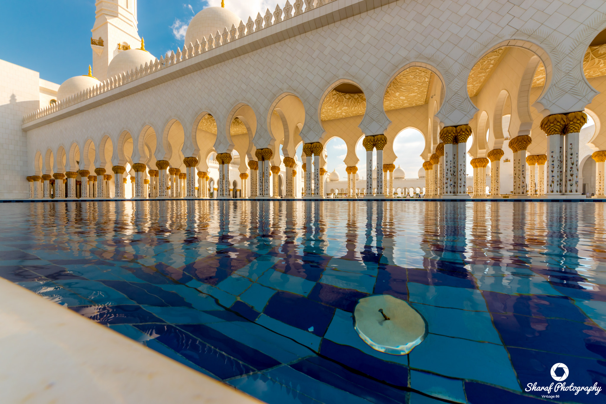 Sigma 8-16mm F4.5-5.6 DC HSM sample photo. The golden corridor photography