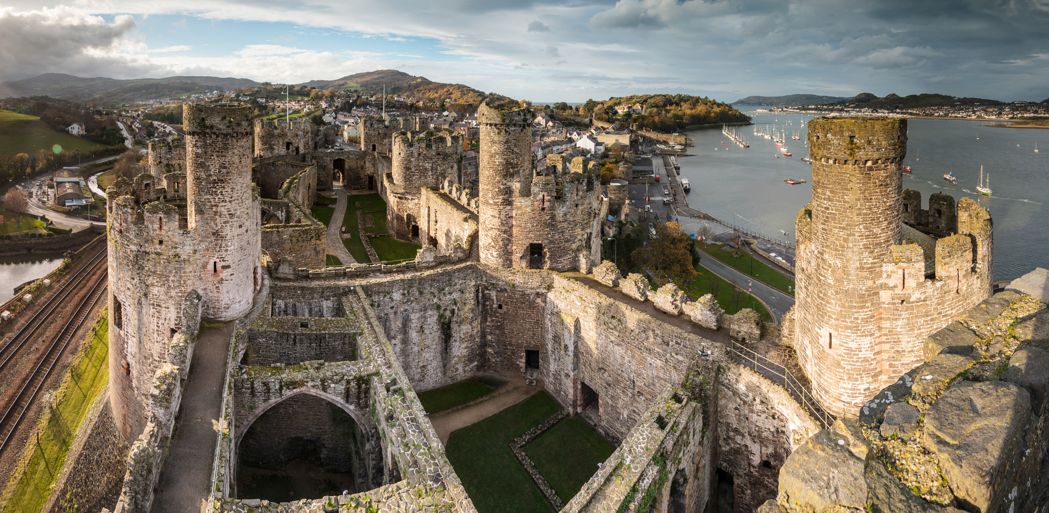Sony Alpha DSLR-A300 + Tamron SP AF 17-50mm F2.8 XR Di II LD Aspherical (IF) sample photo. Conwy castle panorama photography