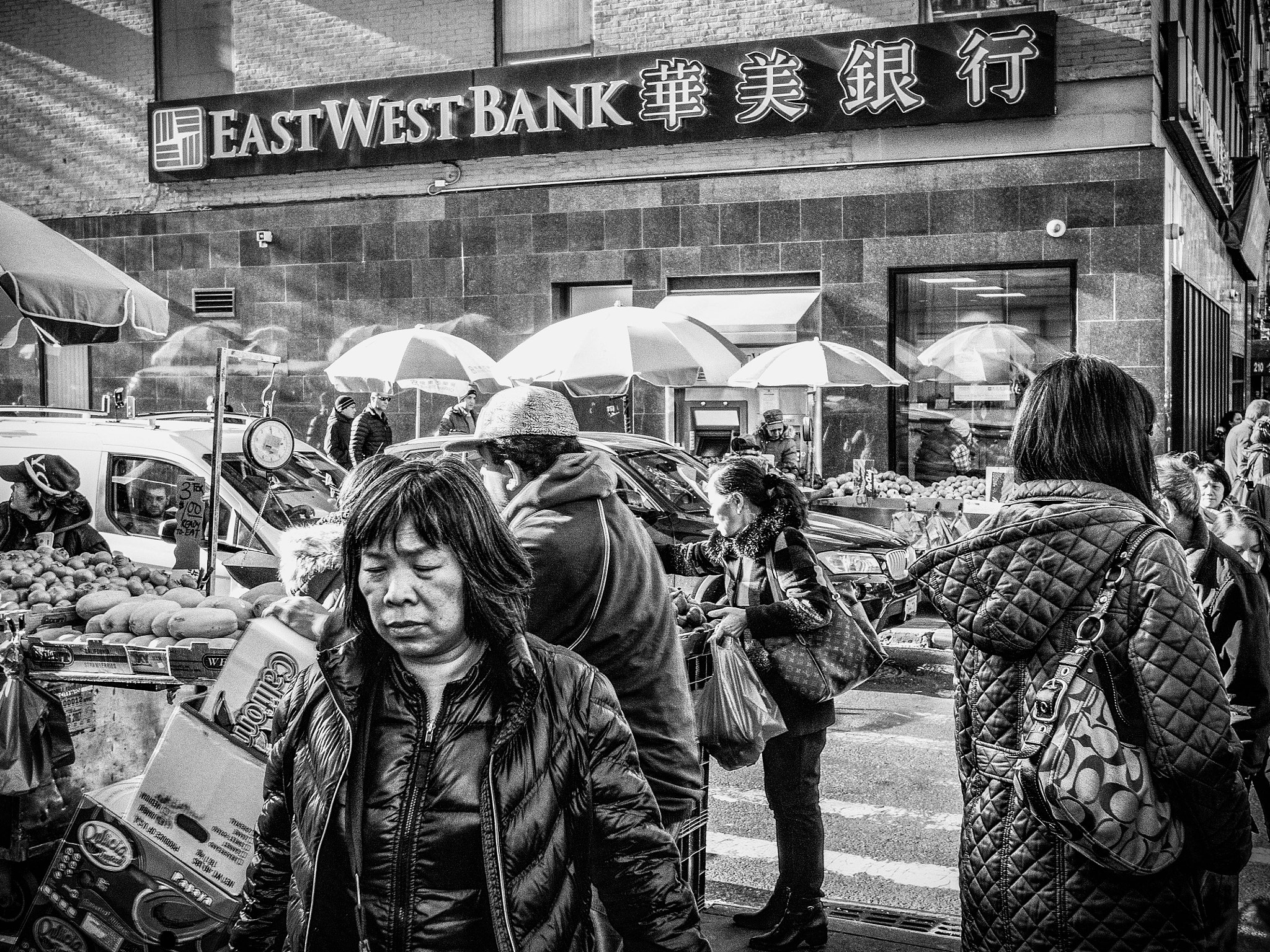 Olympus PEN E-PL6 + LUMIX G 20/F1.7 II sample photo. Market weariness photography