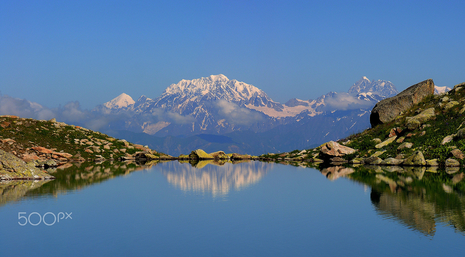 Samsung KENOX S1050  / Samsung S1050 sample photo. Mount shkhara from udziro lake photography