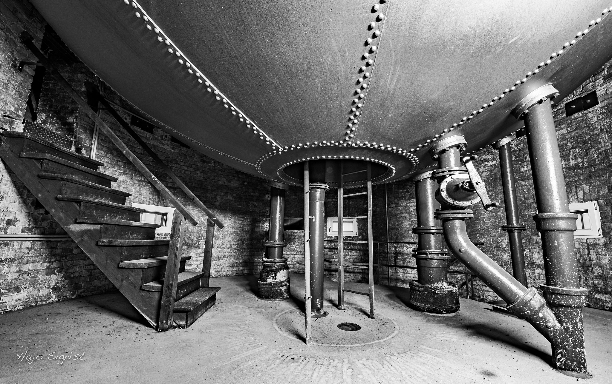Sigma 8-16mm F4.5-5.6 DC HSM sample photo. Water tower photography
