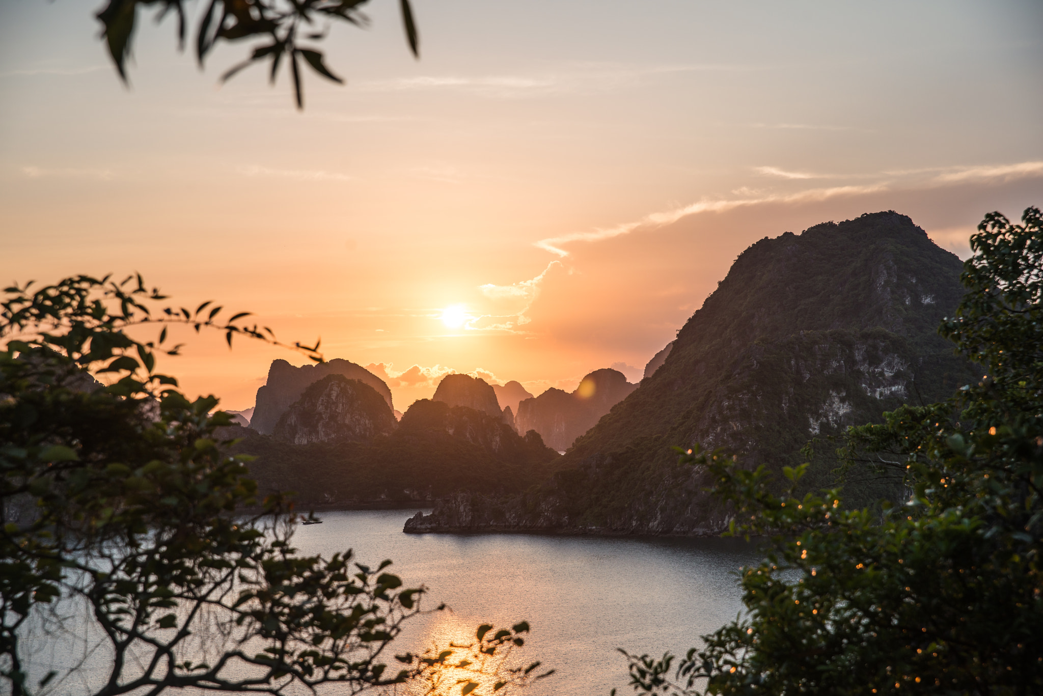 Sigma 24-70mm F2.8 EX DG HSM sample photo. Vietnamhalongbay photography