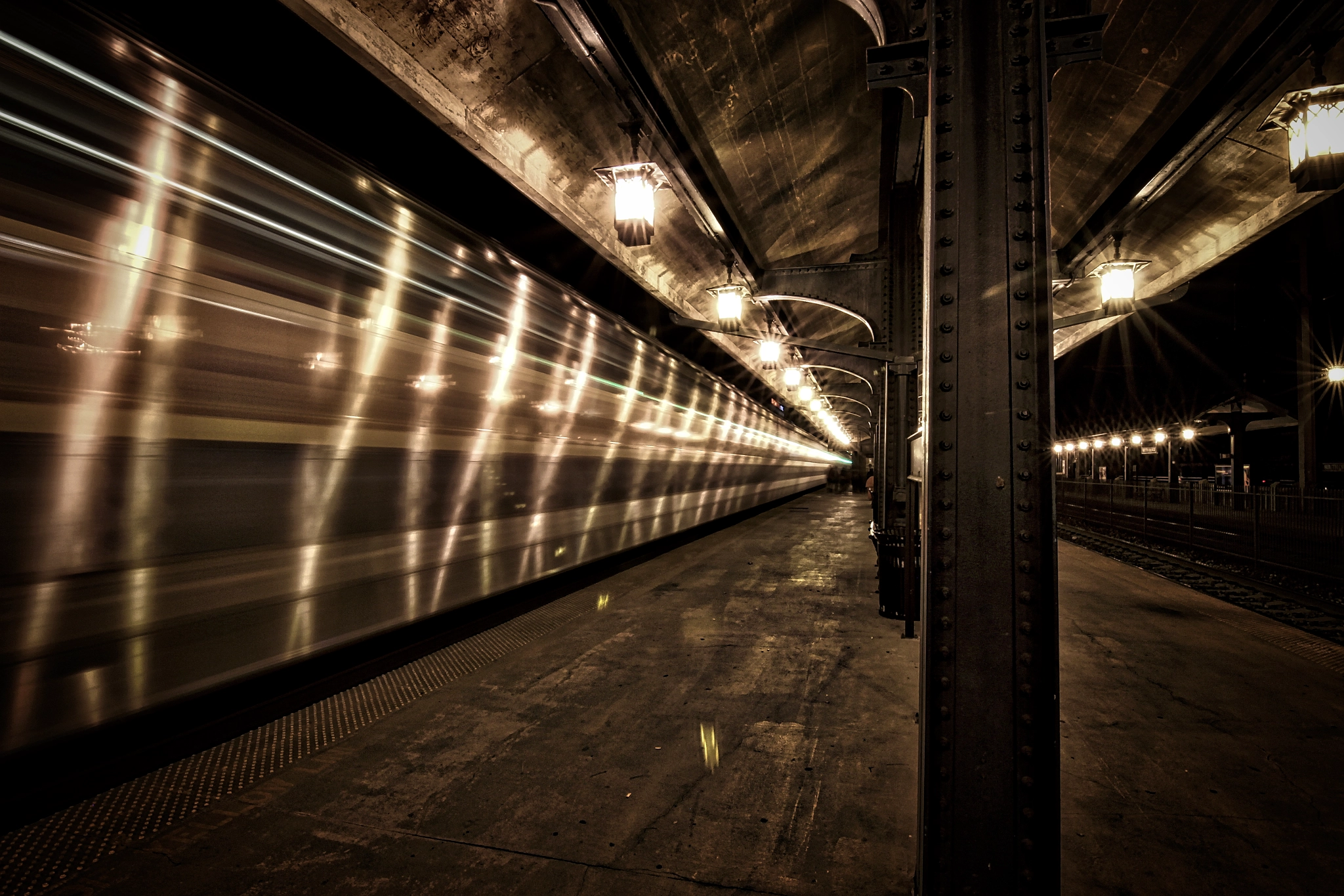 Canon EOS 100D (EOS Rebel SL1 / EOS Kiss X7) sample photo. Train at lightspeed photography