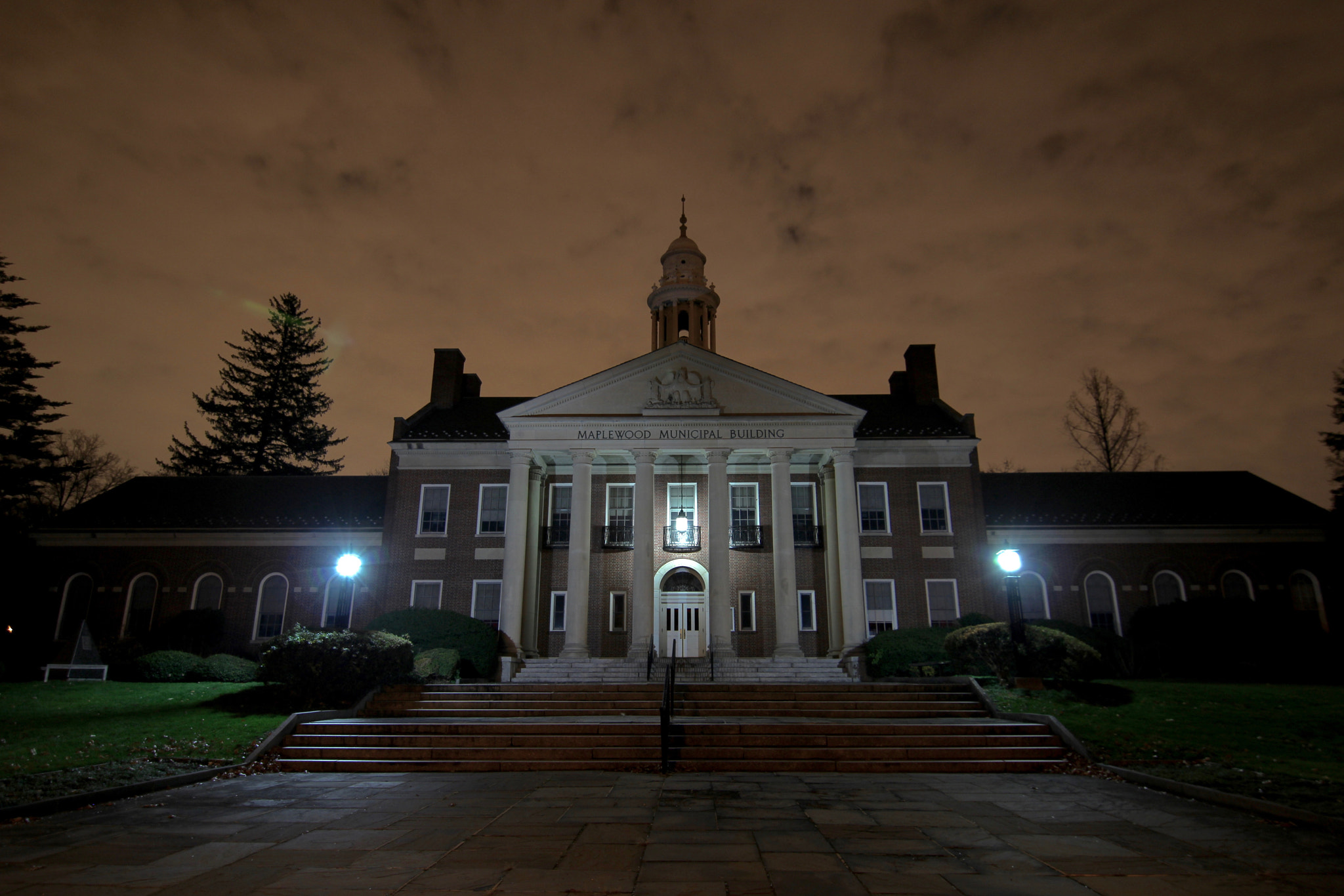 Canon EOS 100D (EOS Rebel SL1 / EOS Kiss X7) sample photo. Maplewood, nj town hall photography
