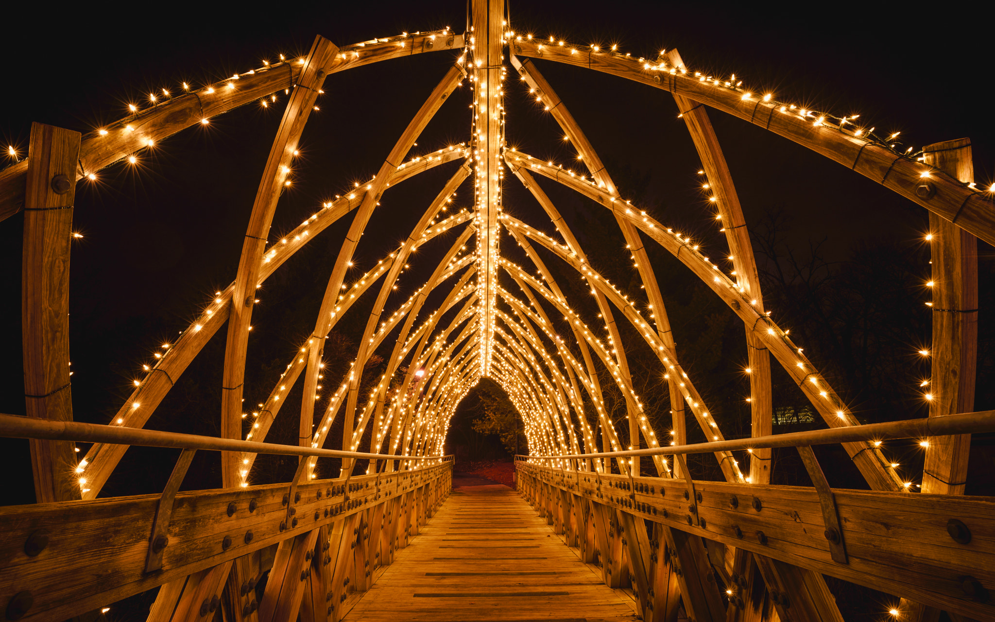 Sony a7 II + Canon EF 16-35mm F4L IS USM sample photo. Kingswood bridge photography