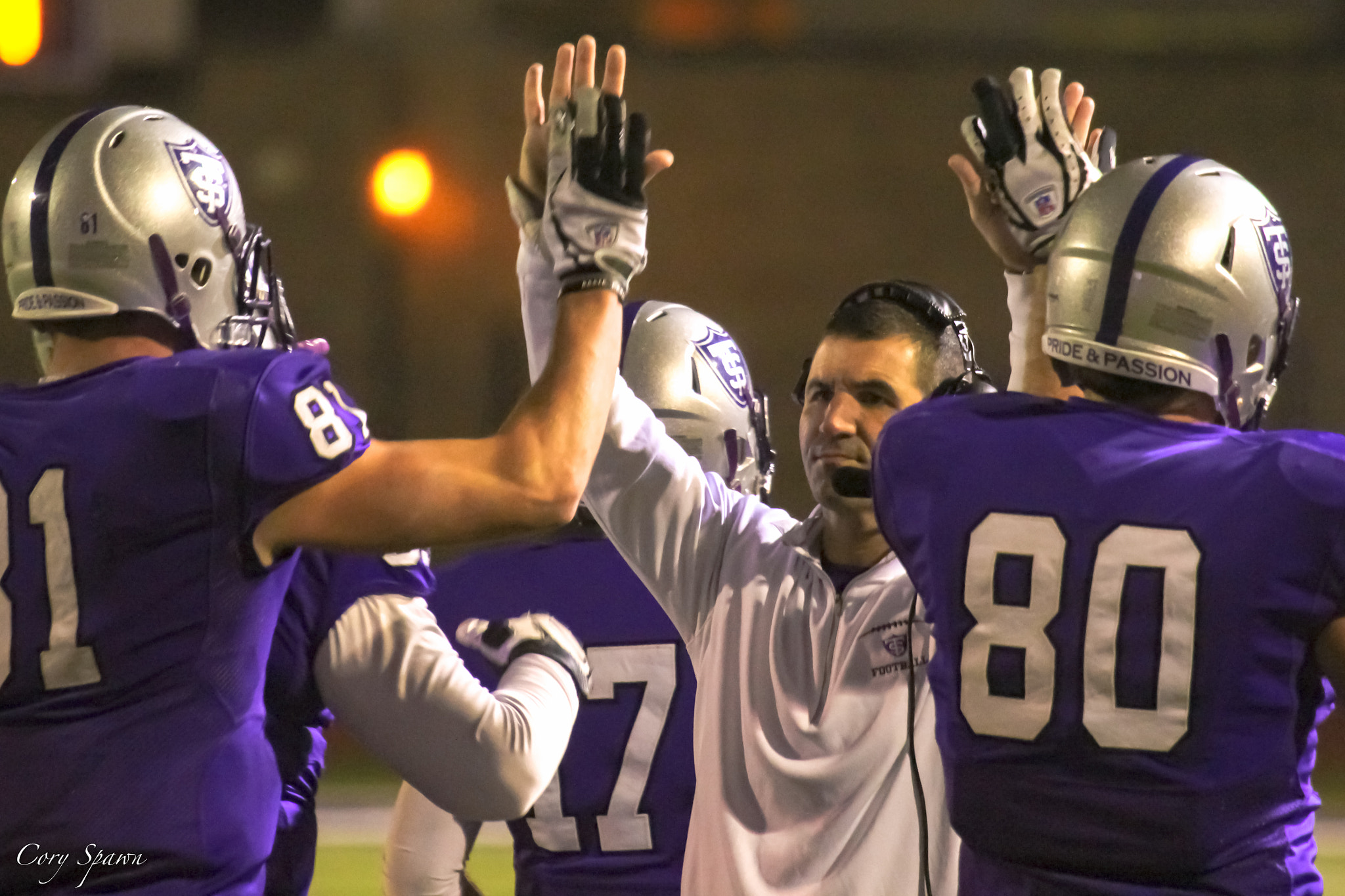 Canon EF 100-400mm F4.5-5.6L IS USM sample photo. Caruso gives high fives photography