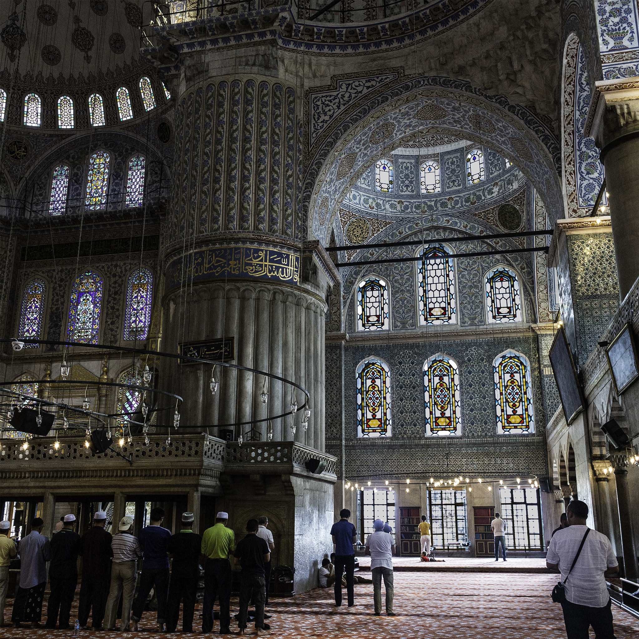 Samsung NX200 + Samsung NX 16mm F2.4 Pancake sample photo. Blue mosque photography