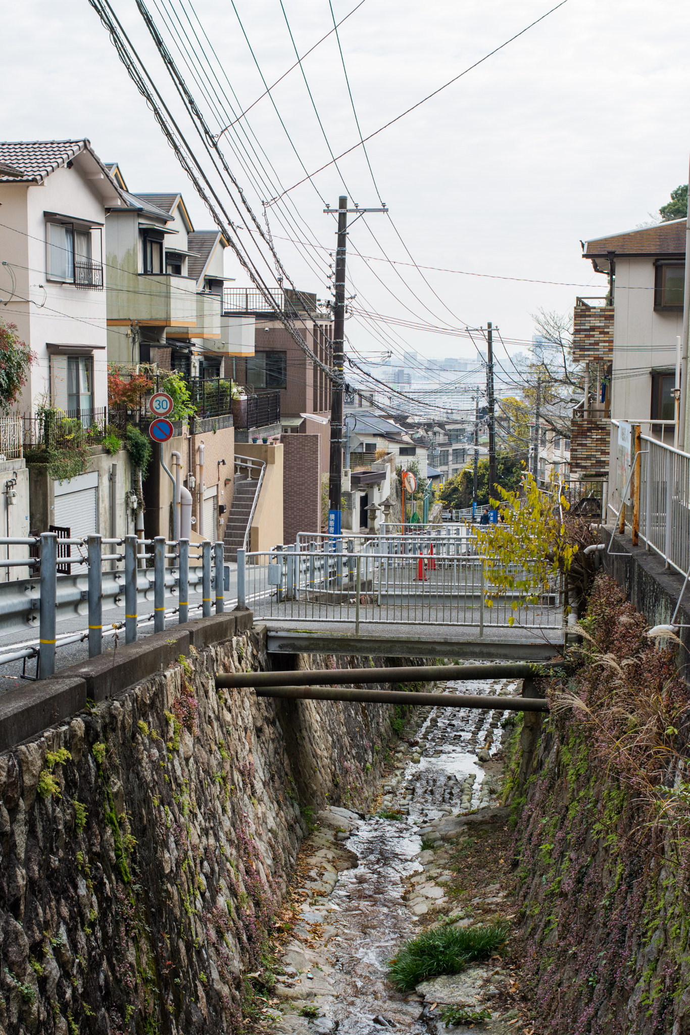 Nikon D7100 + Nikon AF Nikkor 35mm F2D sample photo. Kobe kumochicho photography