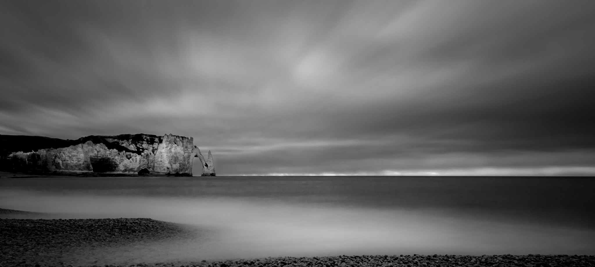 Nikon D3 + Nikon AF-S Nikkor 20mm F1.8G ED sample photo. Etretat photography