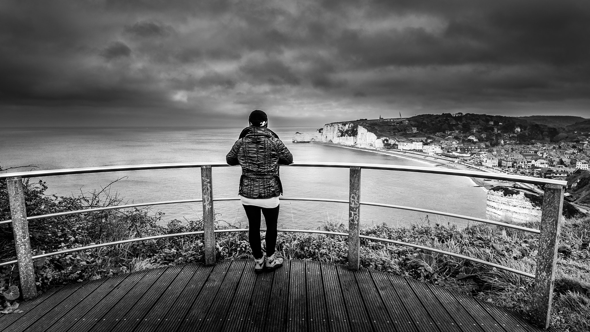 Nikon D3 + Nikon AF-S Nikkor 20mm F1.8G ED sample photo. Etretat photography