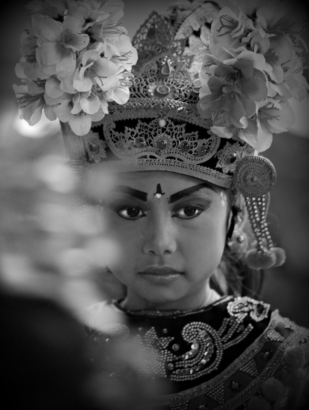 Panasonic Lumix DMC-GH4 + Olympus M.Zuiko Digital ED 75mm F1.8 sample photo. Bali dancer 5 photography