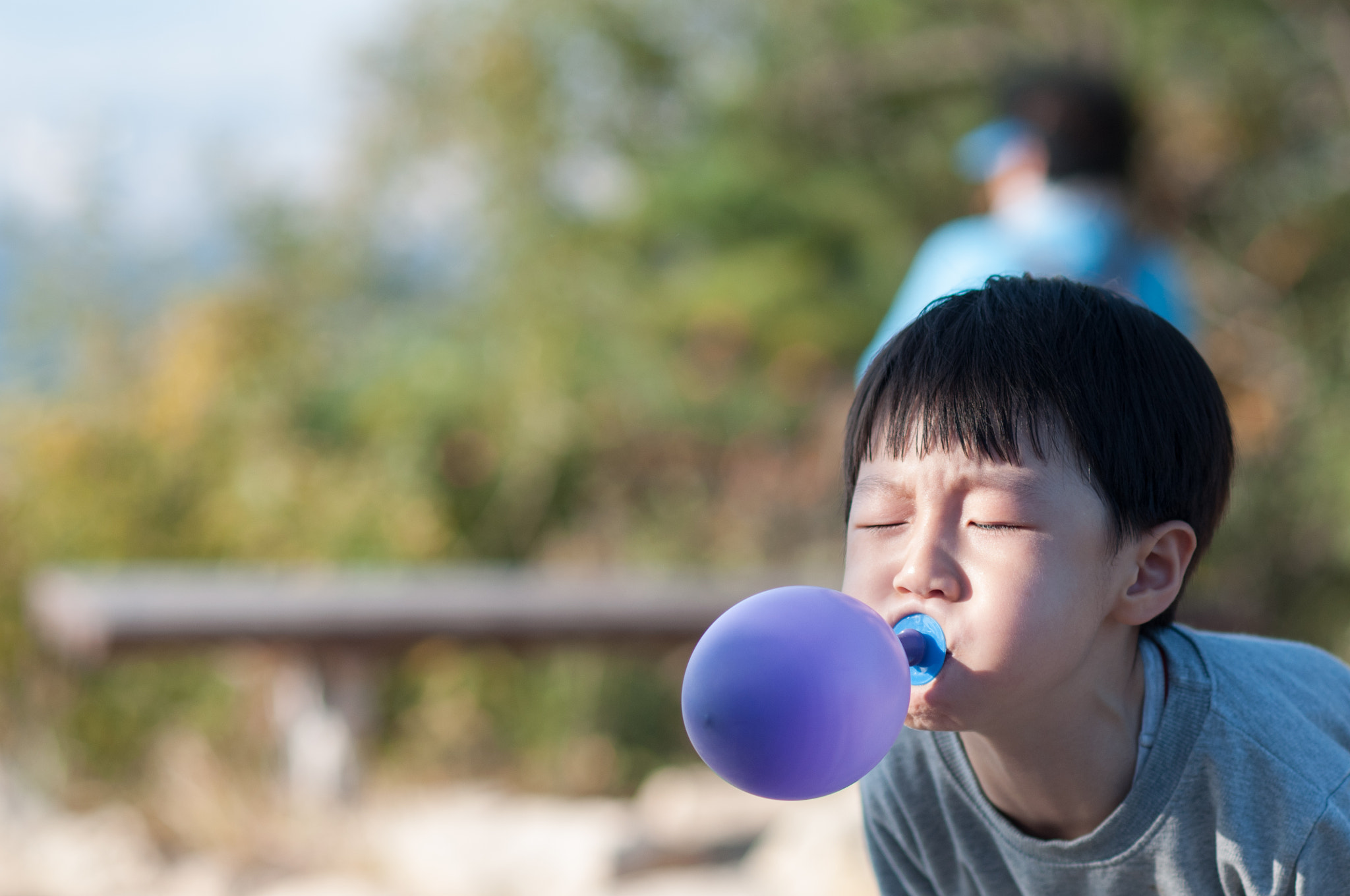 Nikon D300 + Nikon AF Nikkor 85mm F1.8D sample photo. To blow up a balloon photography