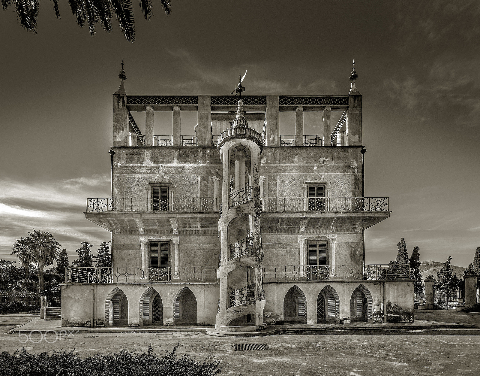 Panasonic Lumix DMC-GX8 + Panasonic Lumix G Vario 7-14mm F4 ASPH sample photo. Palazzina cinese di palermo photography