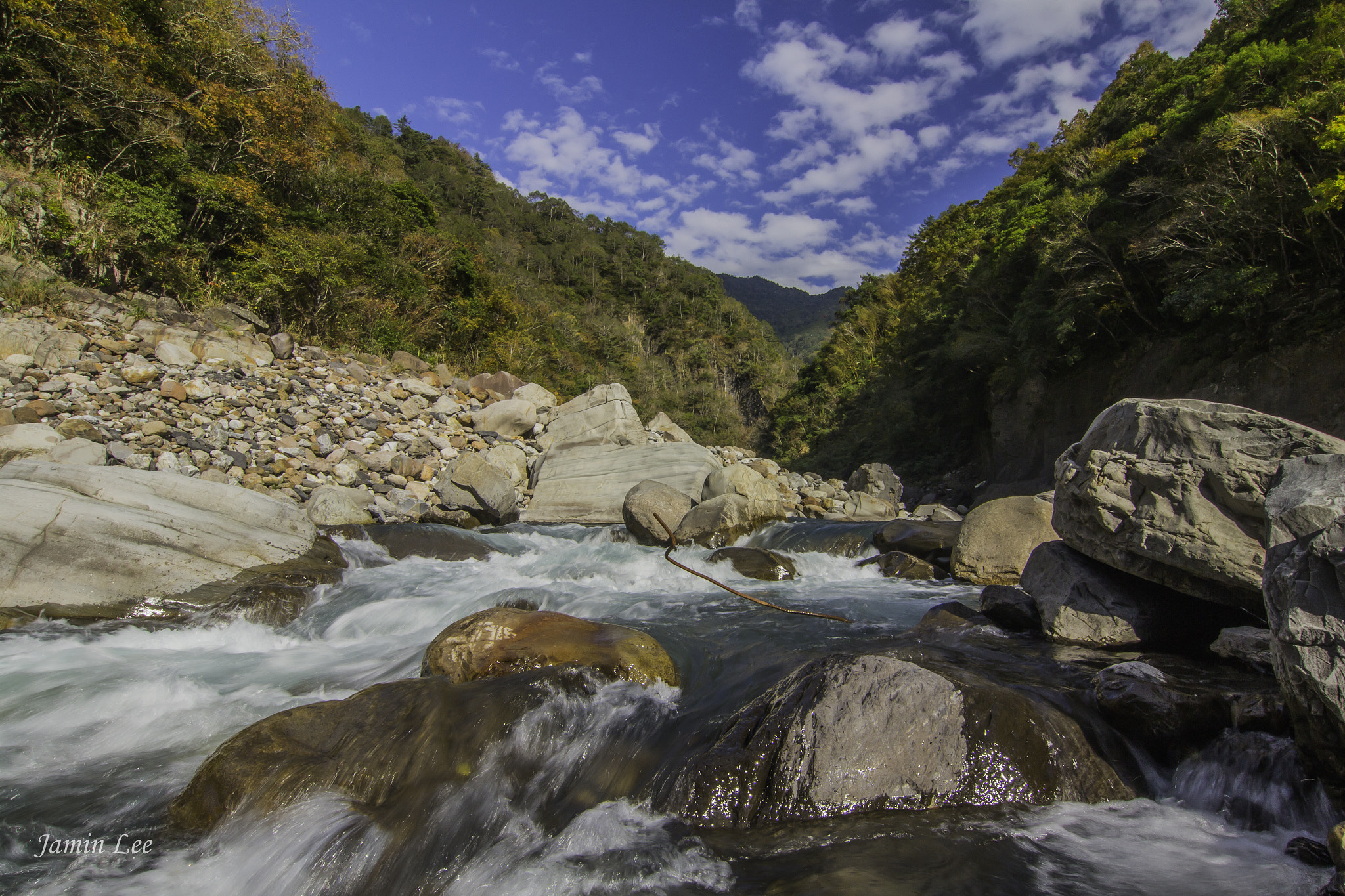 Tokina AT-X Pro 12-24mm F4 (IF) DX sample photo. 秀巒楓情 photography