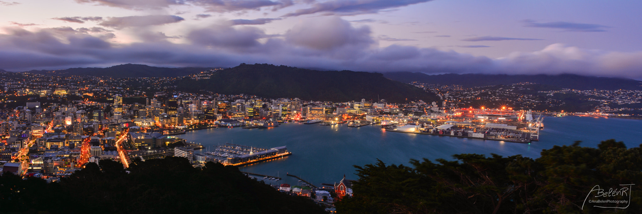 Nikon D7100 + AF Zoom-Nikkor 28-200mm f/3.5-5.6D IF sample photo. Wellington by night photography