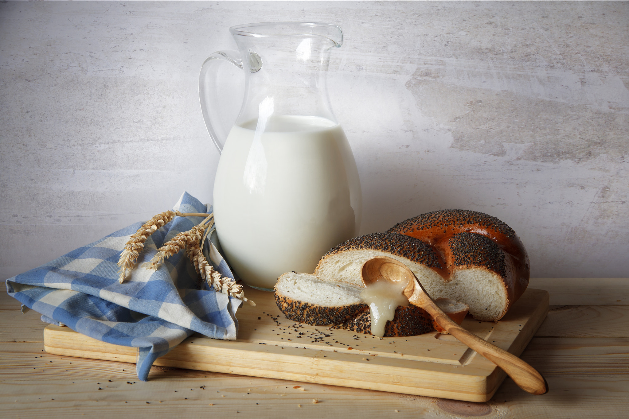 Canon EF 28-200mm F3.5-5.6 USM sample photo. Milk and honey photography