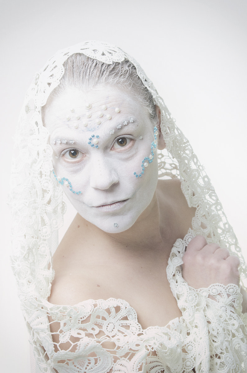 AF Zoom-Nikkor 28-70mm f/3.5-4.5D sample photo. Angelic photography