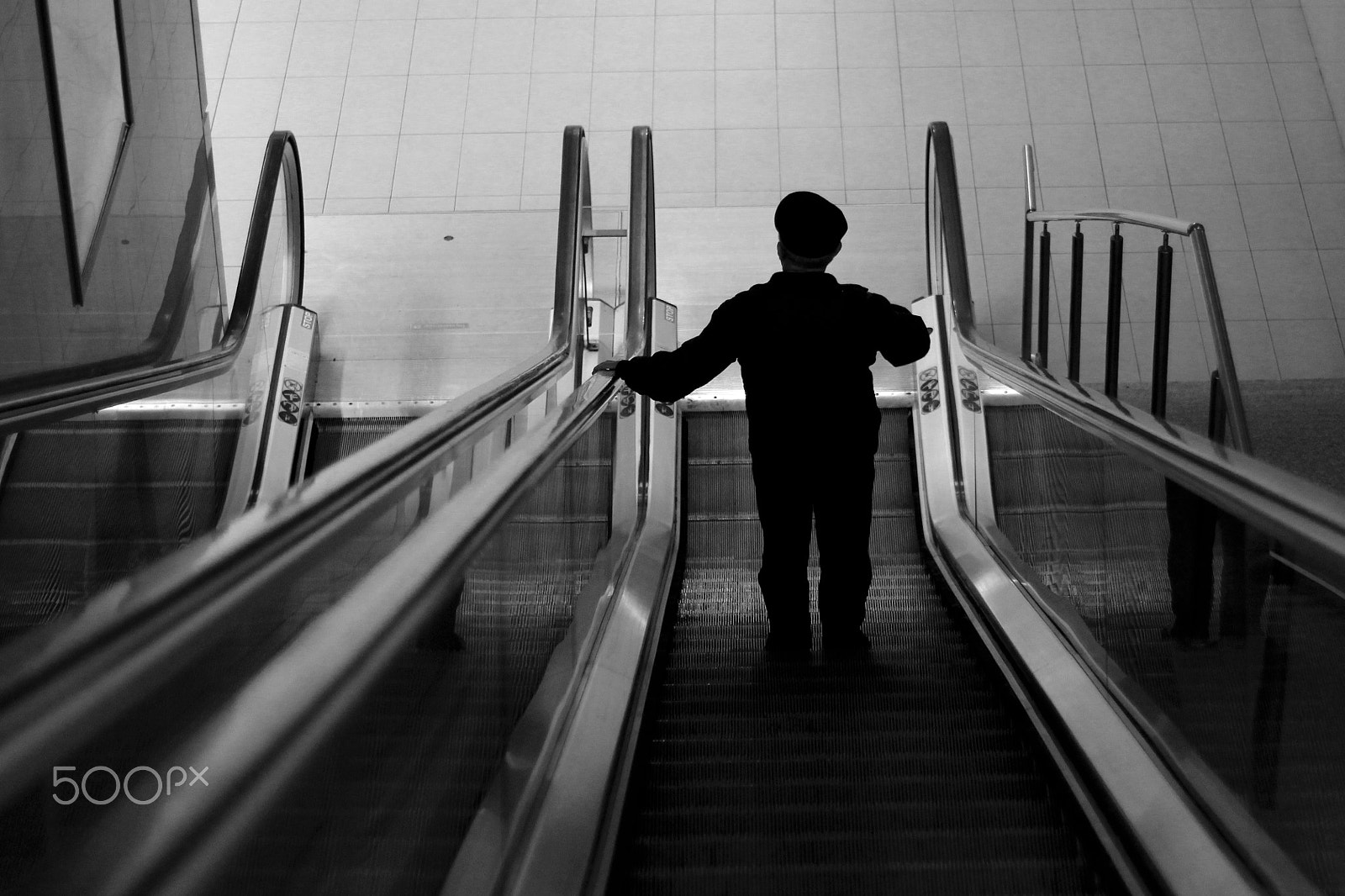 Canon EOS 60D + Canon EF 50mm f/1.8 sample photo. Lonely old man photography