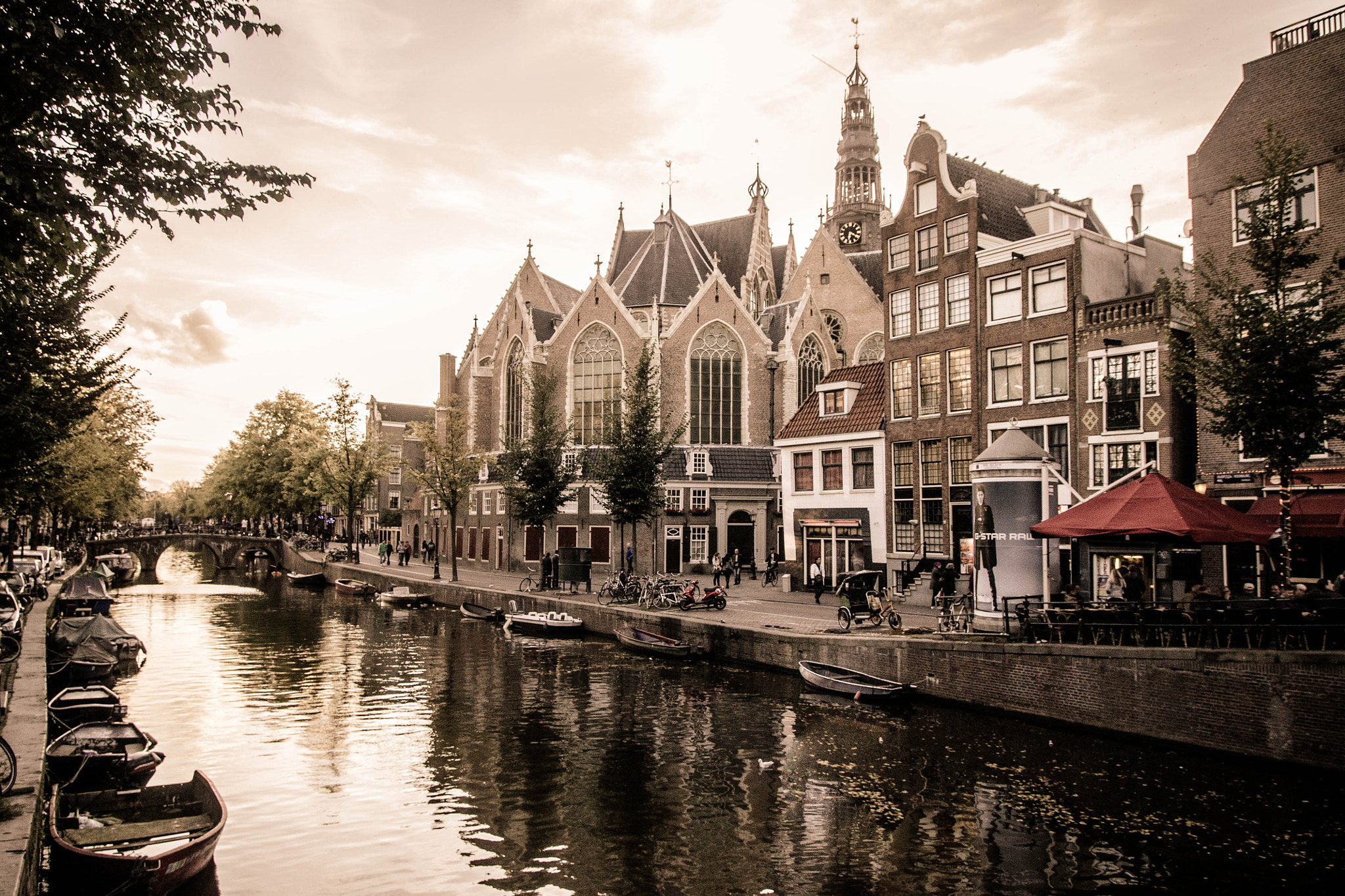 Sigma 17-70mm F2.8-4 DC Macro OS HSM sample photo. Amsterdam, red light district photography