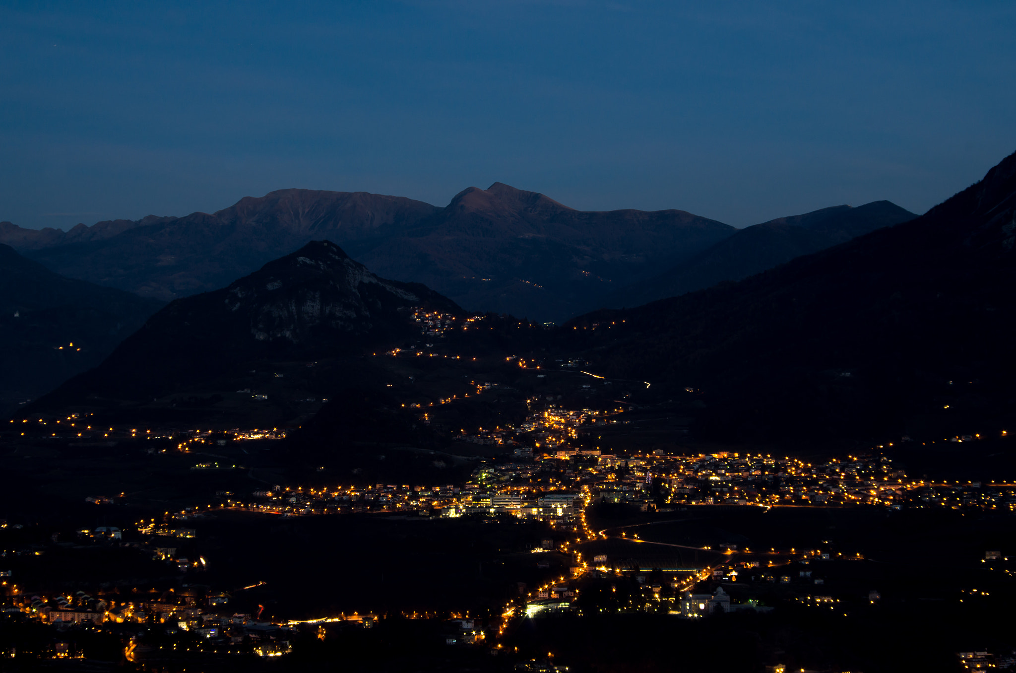smc PENTAX-DA L 50-200mm F4-5.6 ED sample photo. Trento at dusk photography