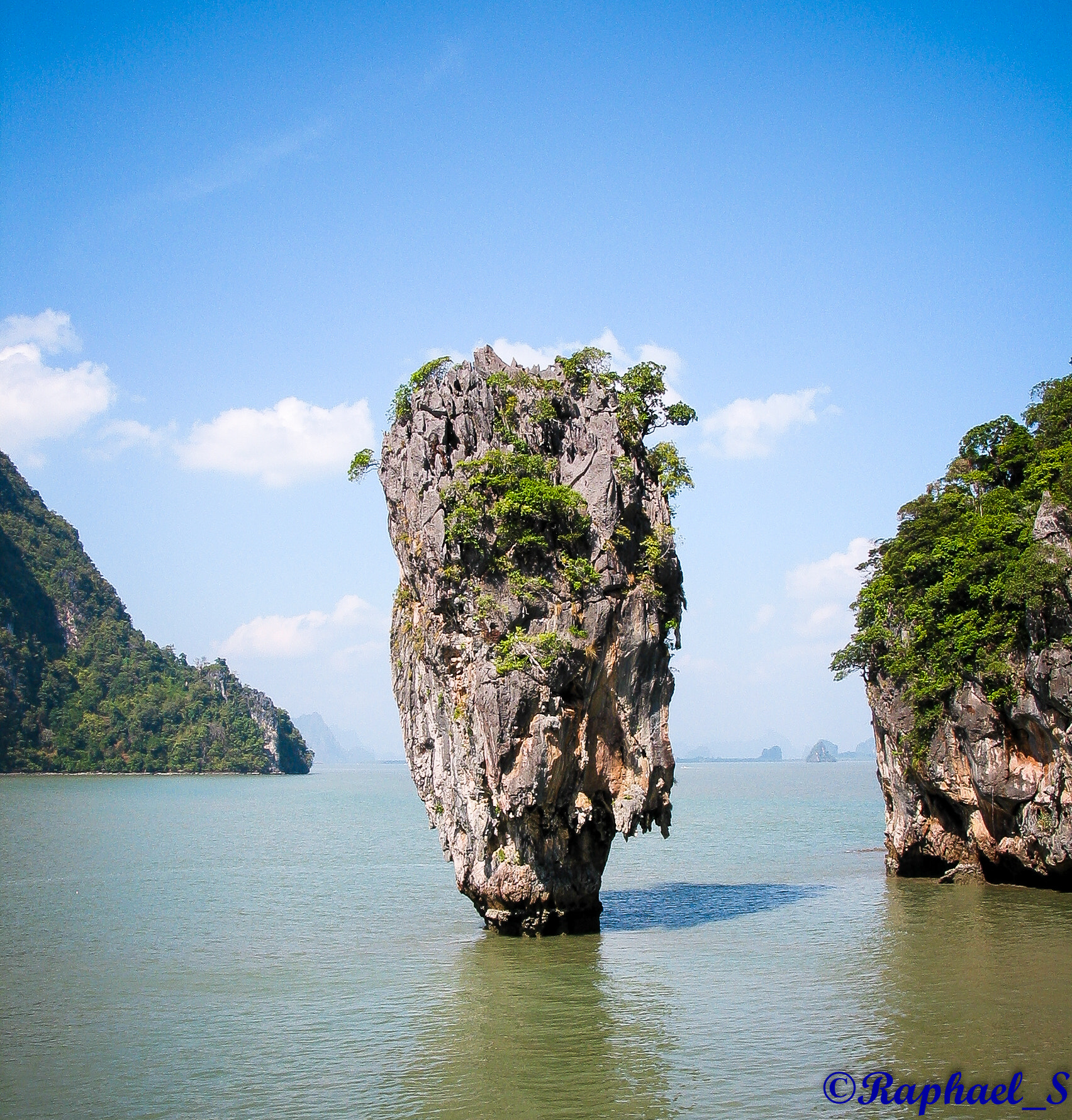 Canon POWERSHOT G2 sample photo. James bond island photography