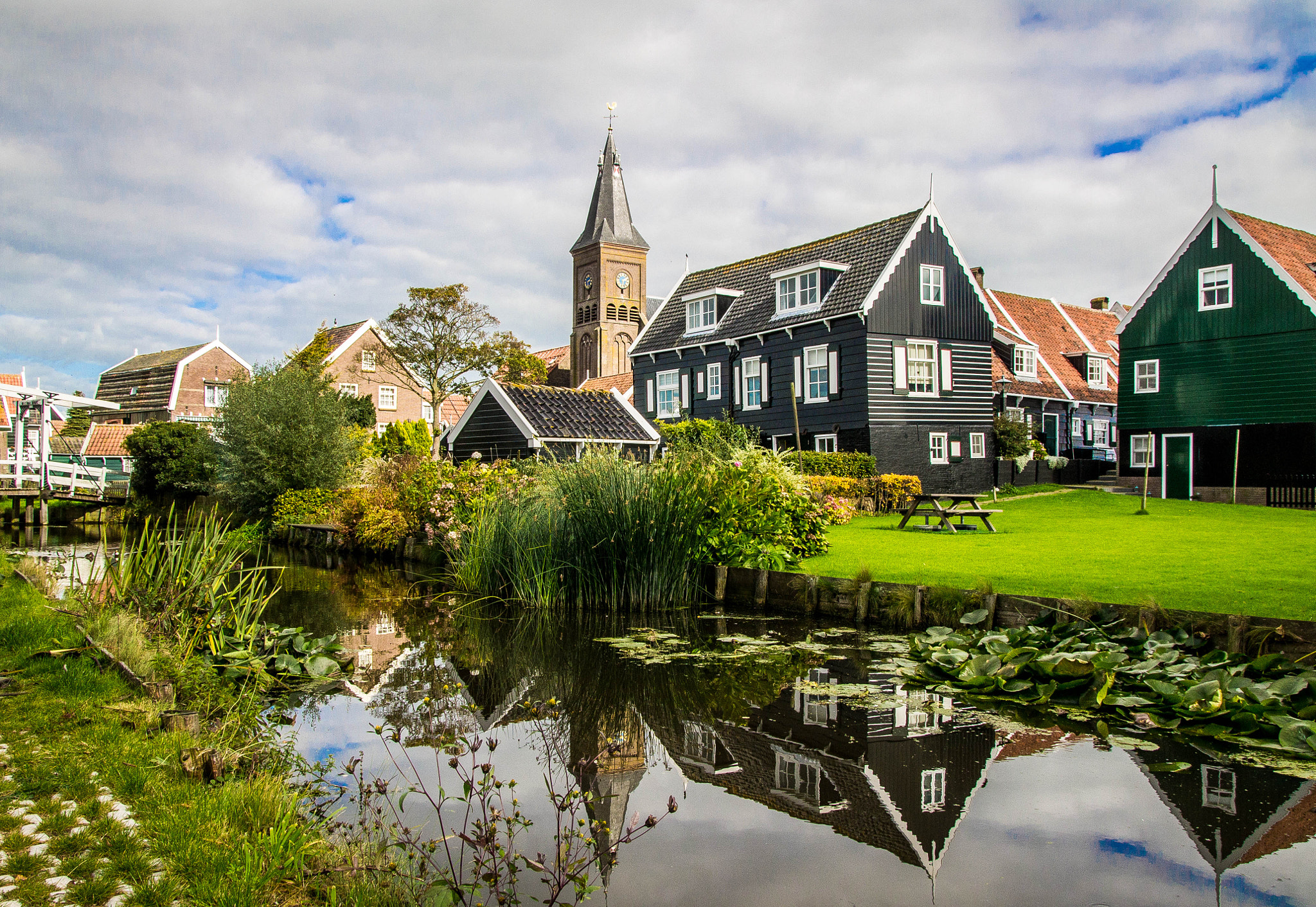 Sigma 17-70mm F2.8-4 DC Macro OS HSM sample photo. Marken photography
