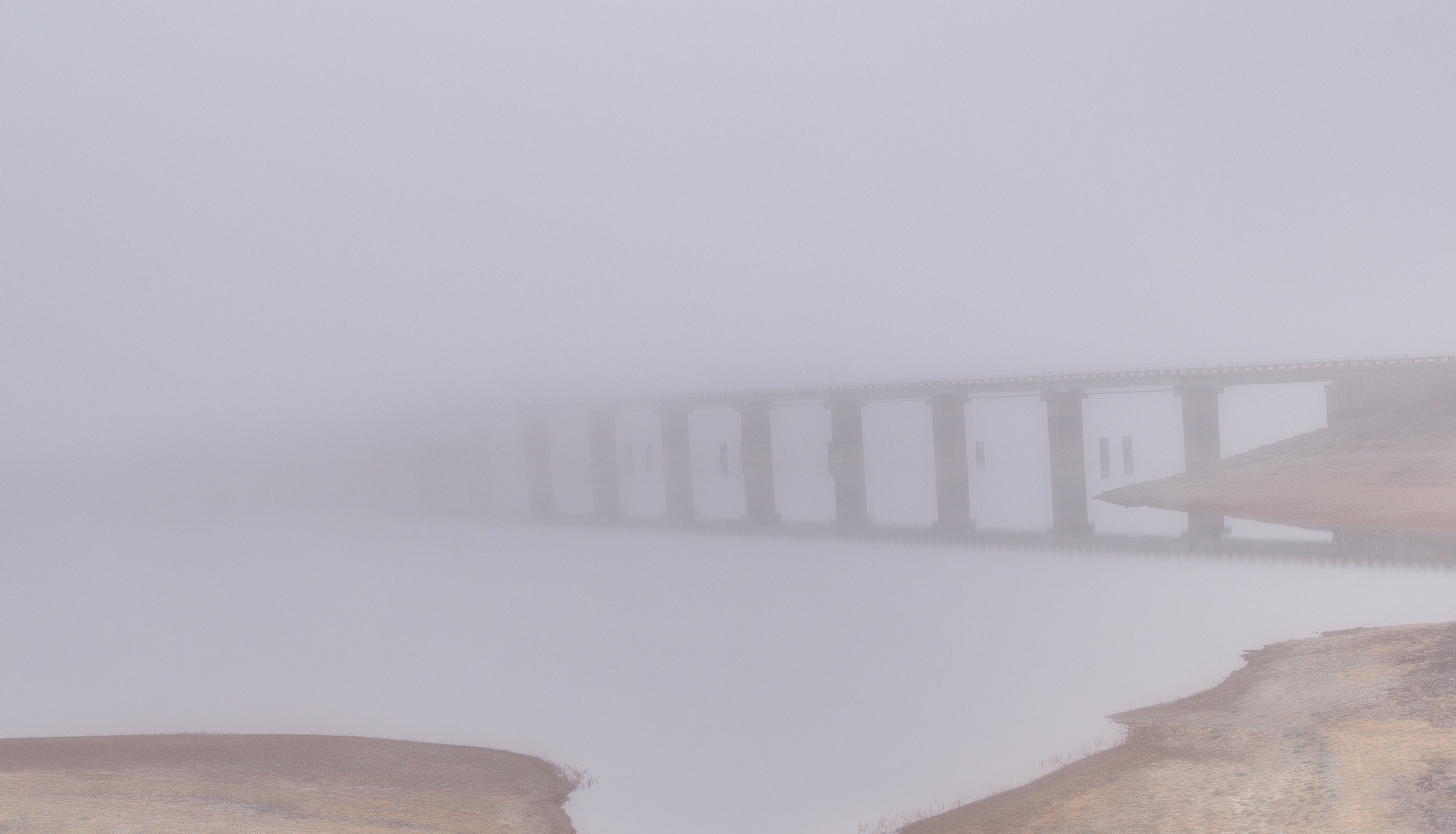 Tamron SP AF 17-50mm F2.8 XR Di II LD Aspherical (IF) sample photo. Into the fog  photography